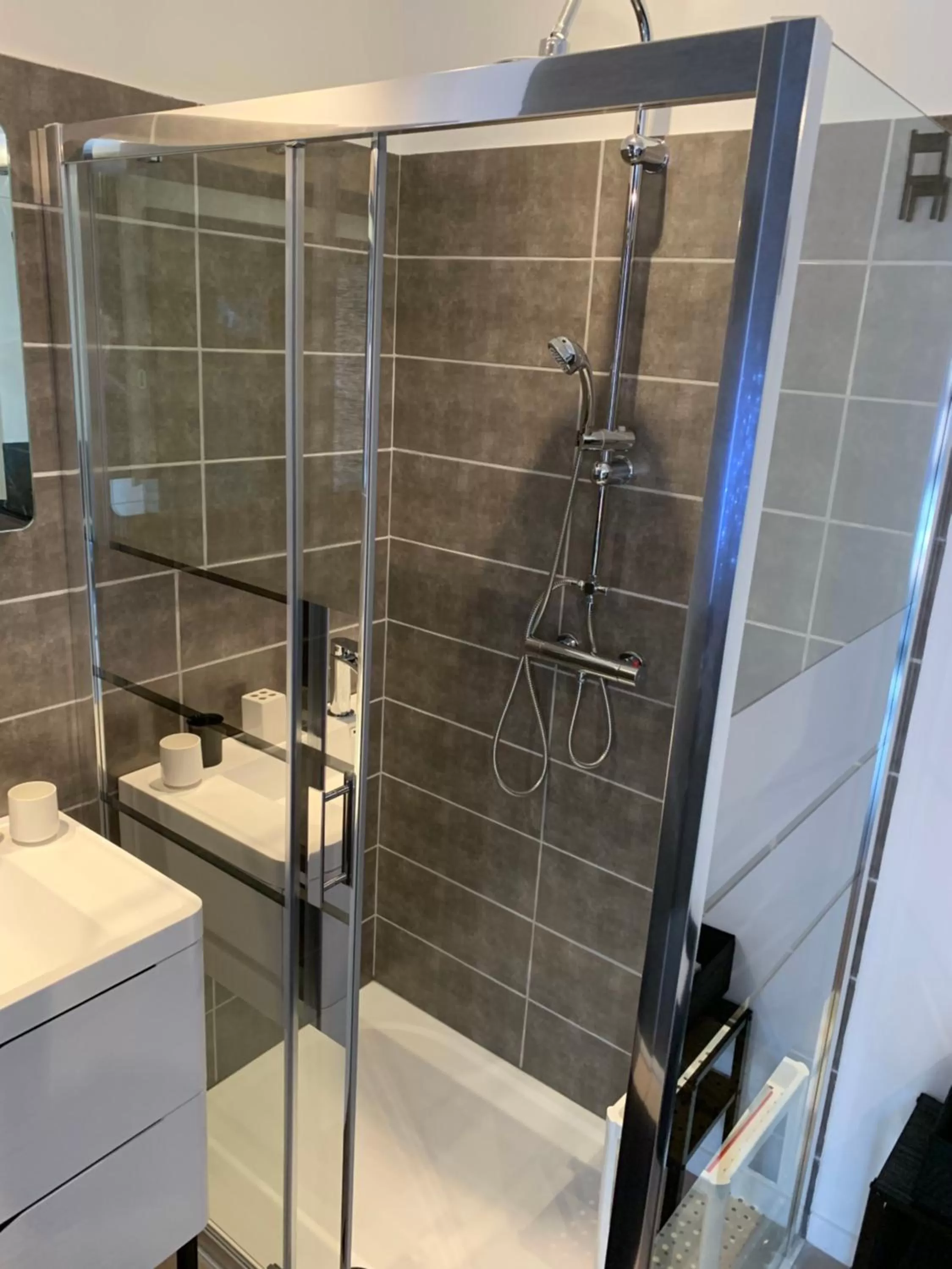 Shower in Carpe Diem