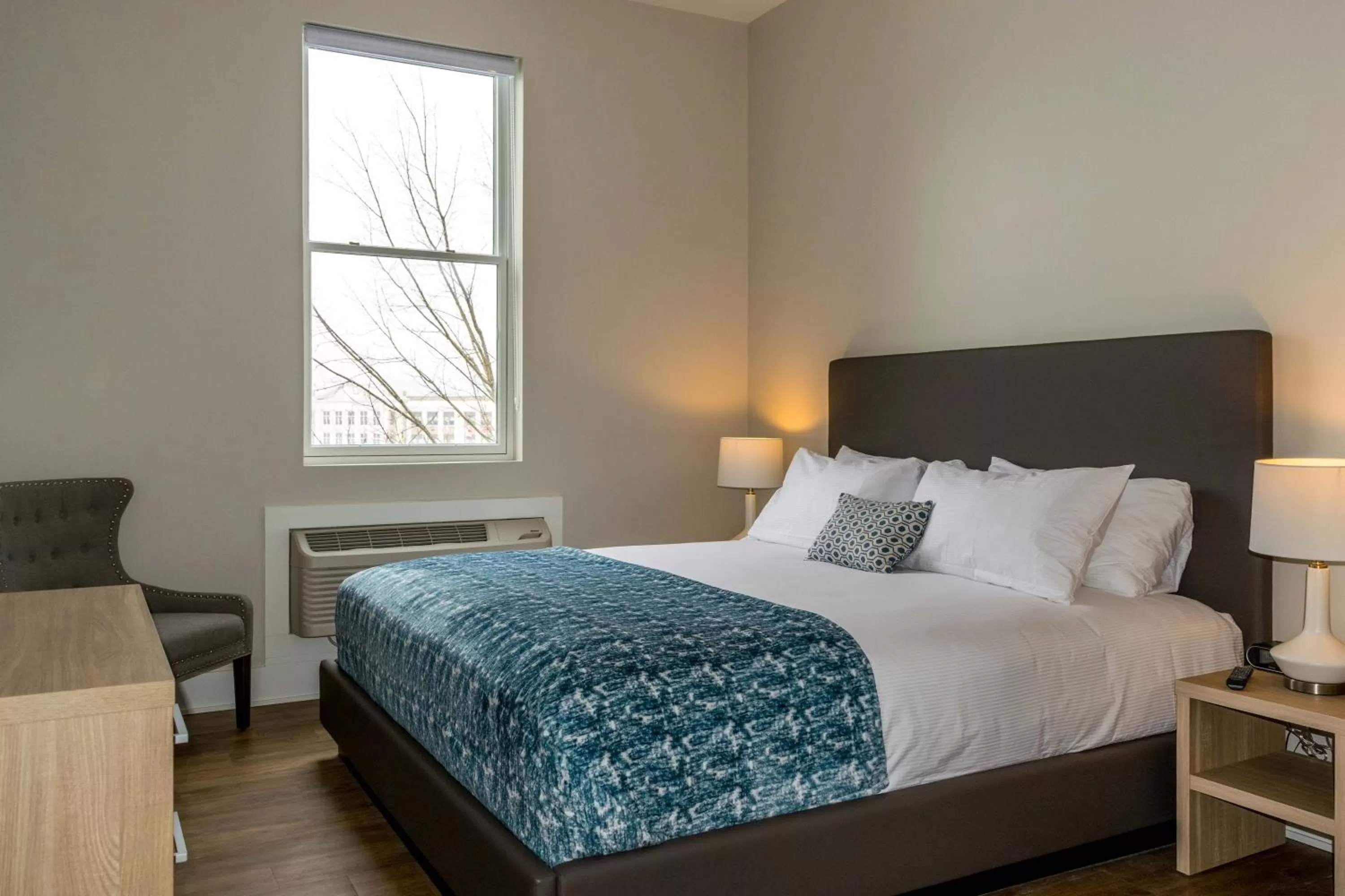 Bed in Lake Placid Inn: Main Street