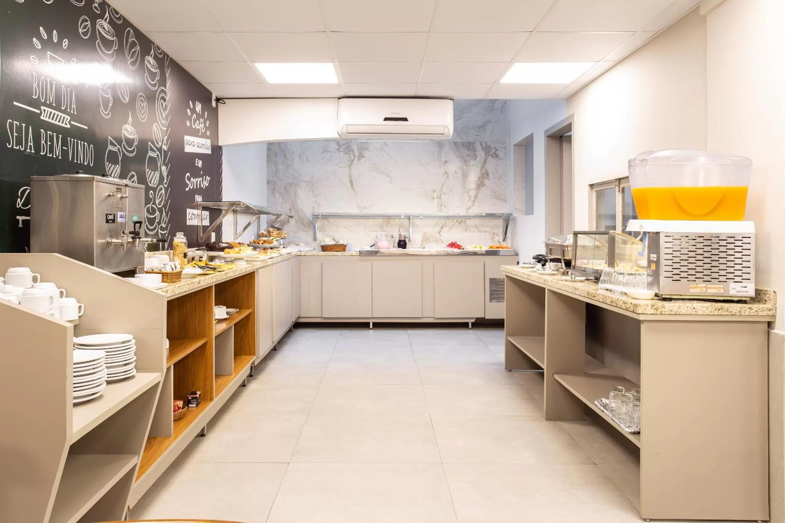 Breakfast in Hotel Dom Rafael Express