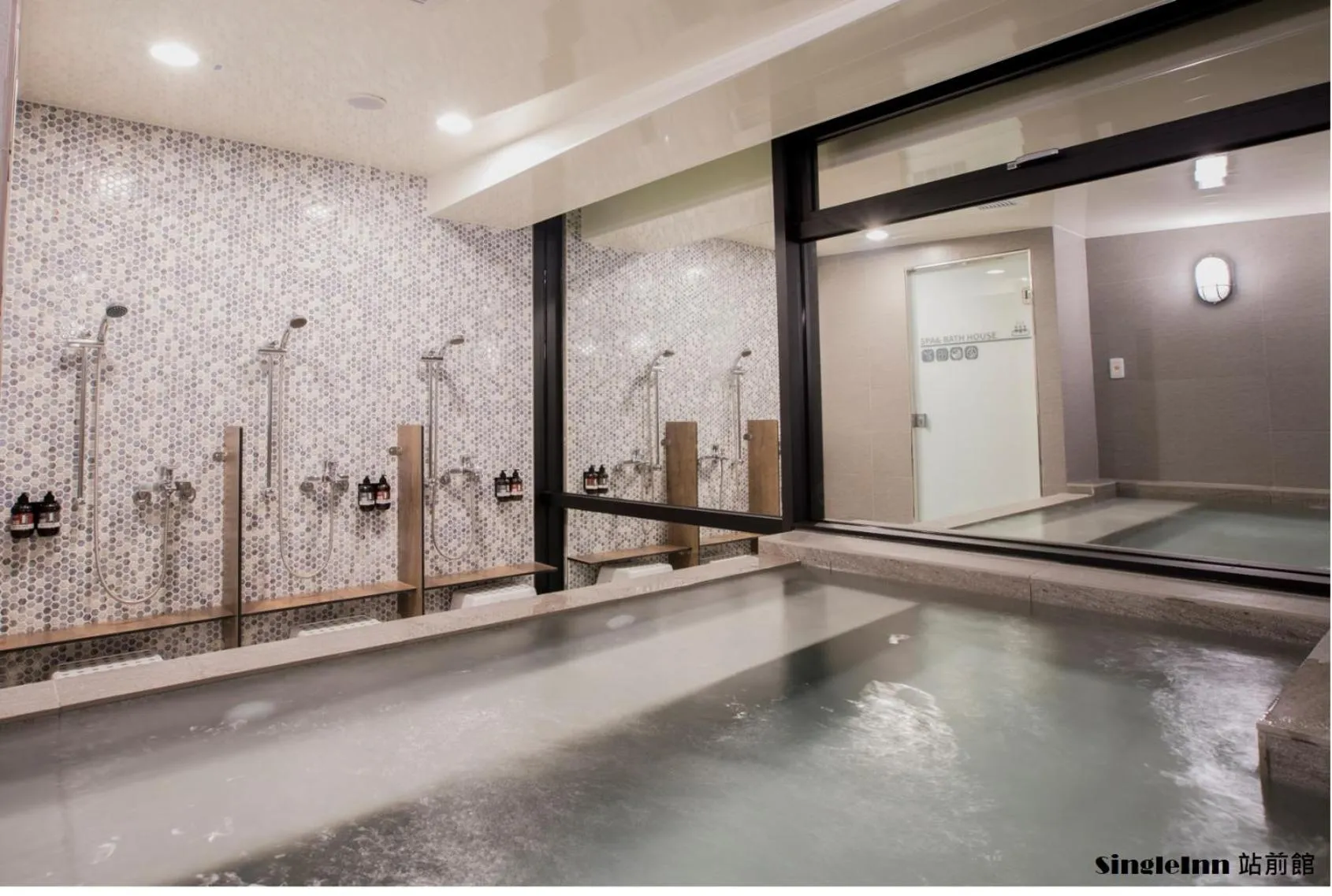 Public Bath in Single Inn-Kaohsiung Station