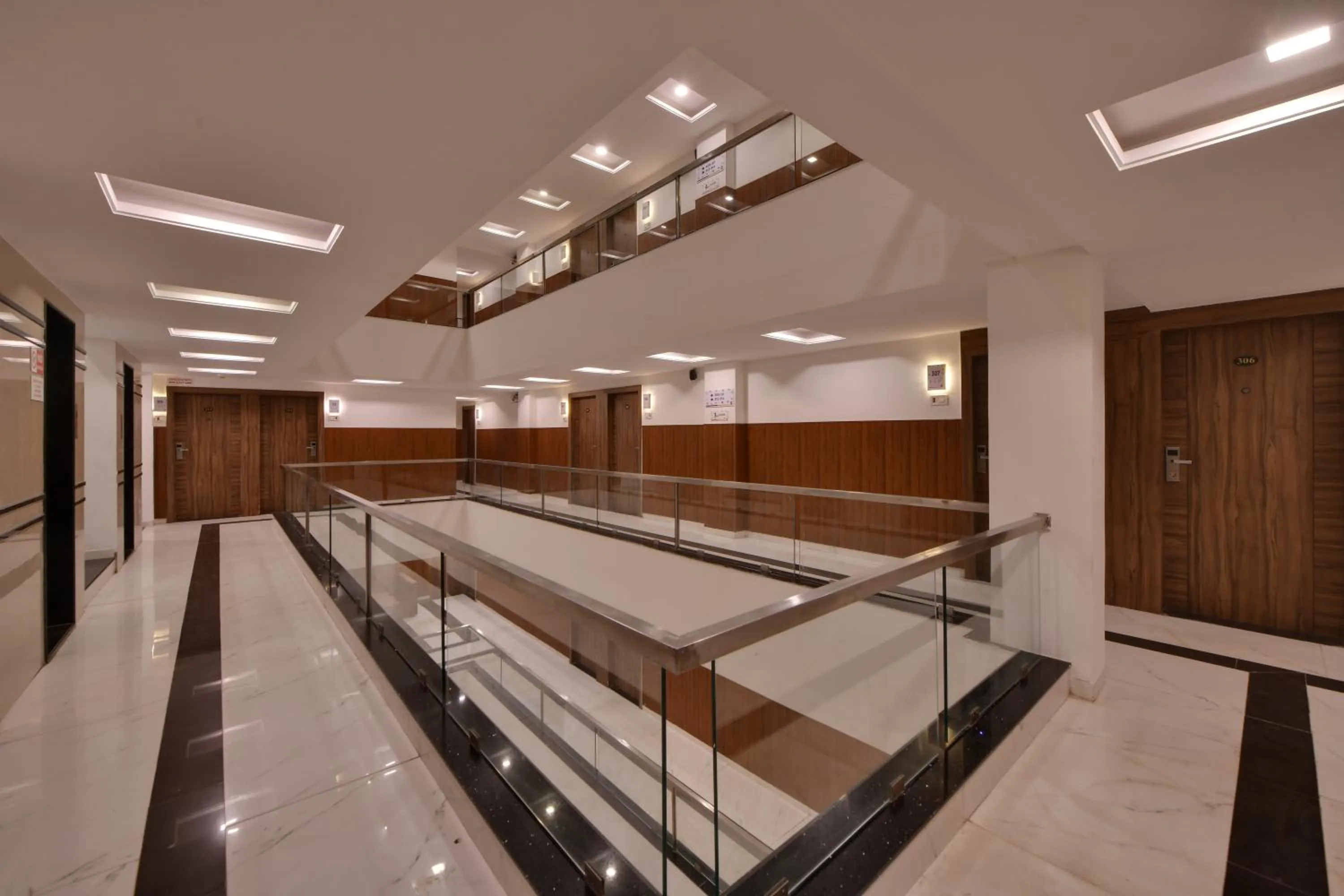 Communal lounge/ TV room in Click Hotel by Suba, Jamnagar