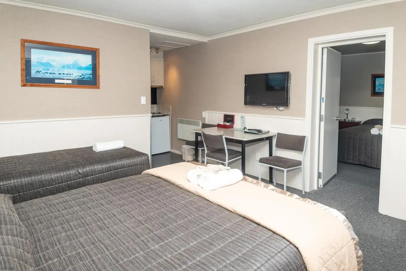 Two-Bedroom Apartment in Te Anau Top 10 Holiday Park and Motels Two-Bedroom Apartment in Te Anau Top 10 Holiday Park and Motels