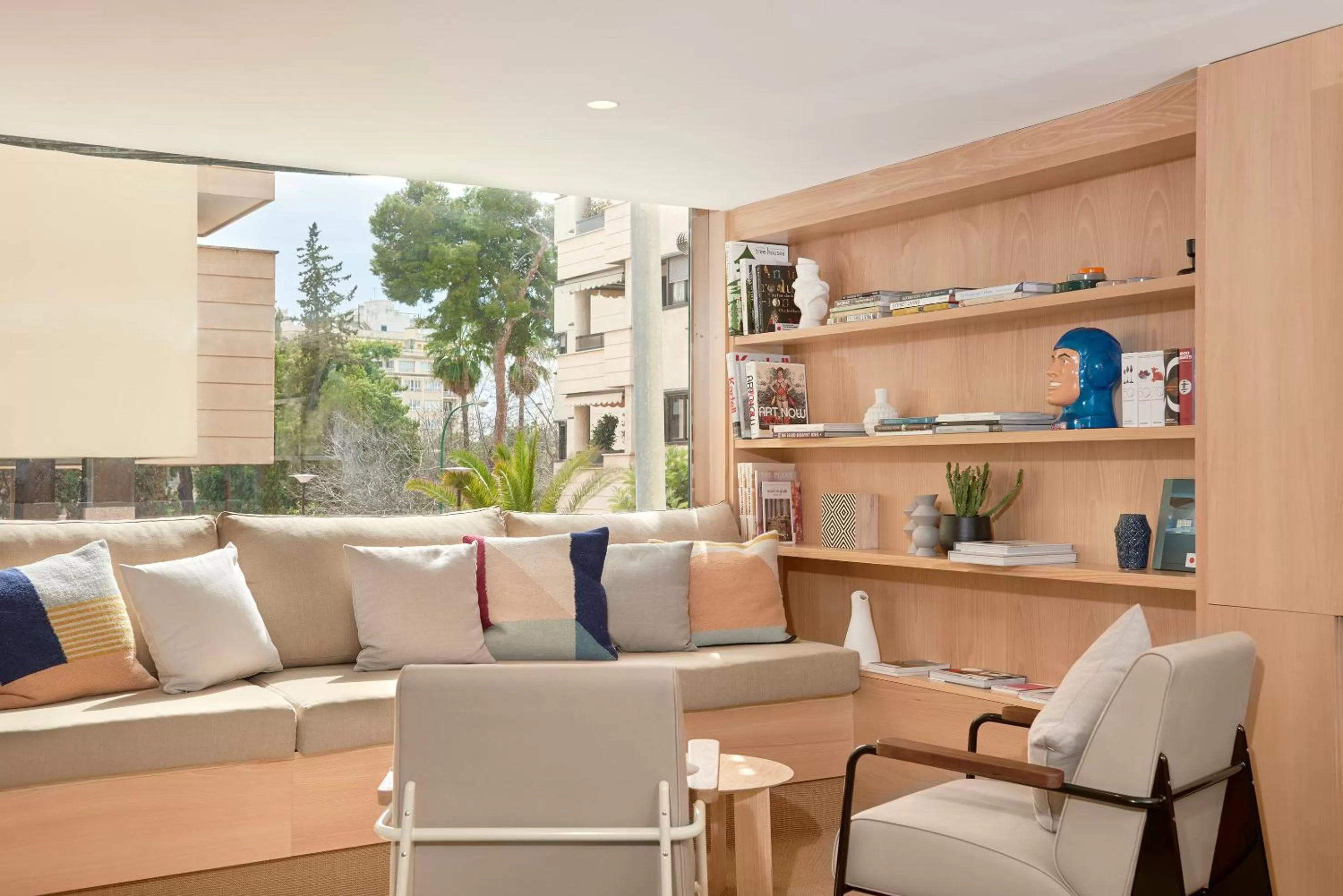 Library in INNSiDE by Meliá Palma Center