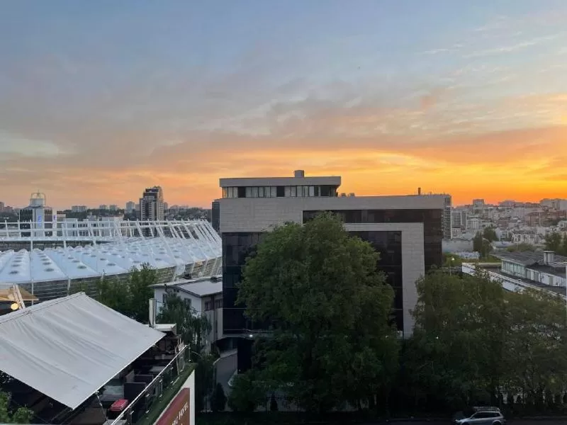 Restaurant/places to eat in Royal Olympic Hotel