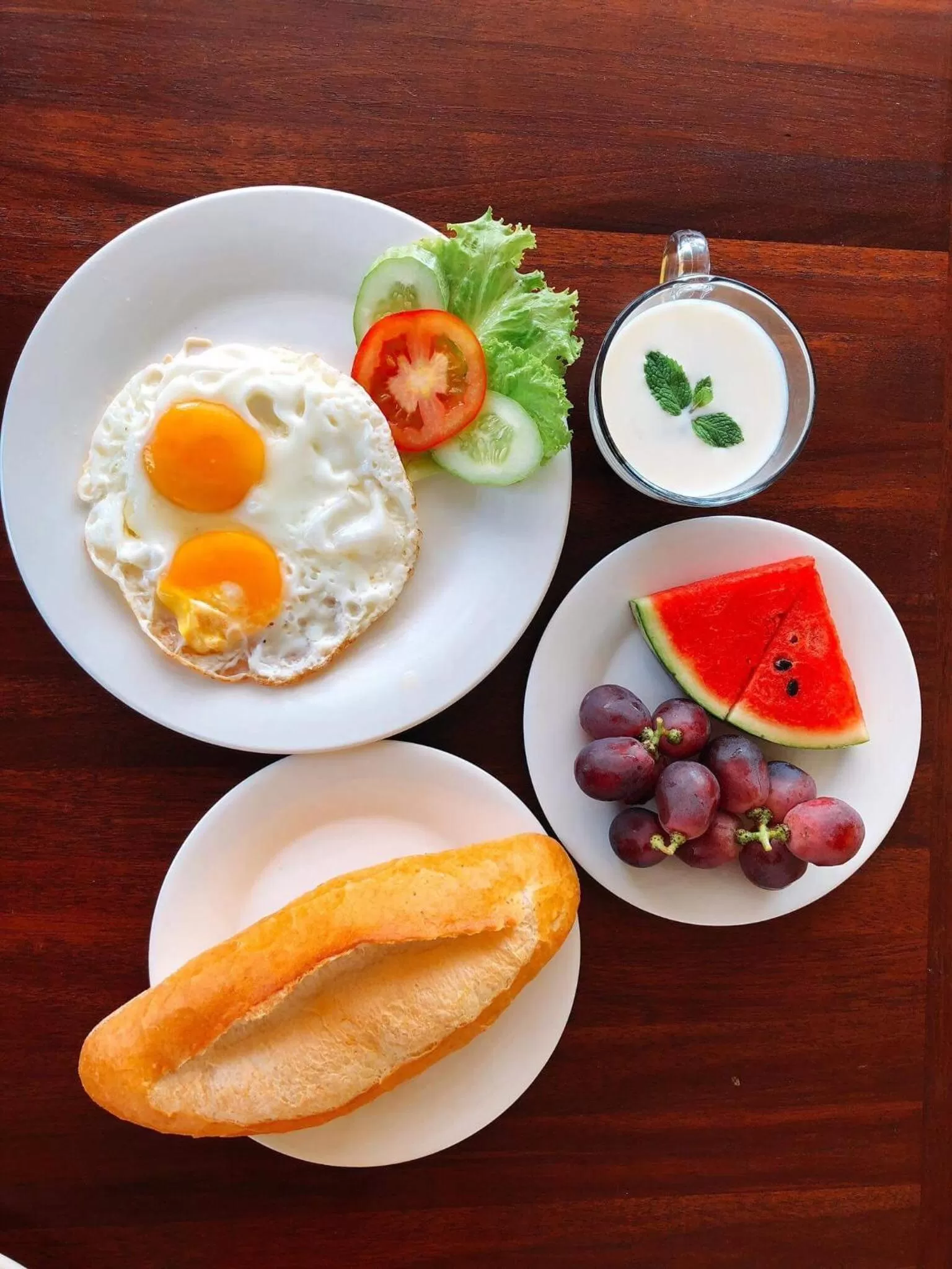 Breakfast in Moonlight Bay Hotel & Apartment