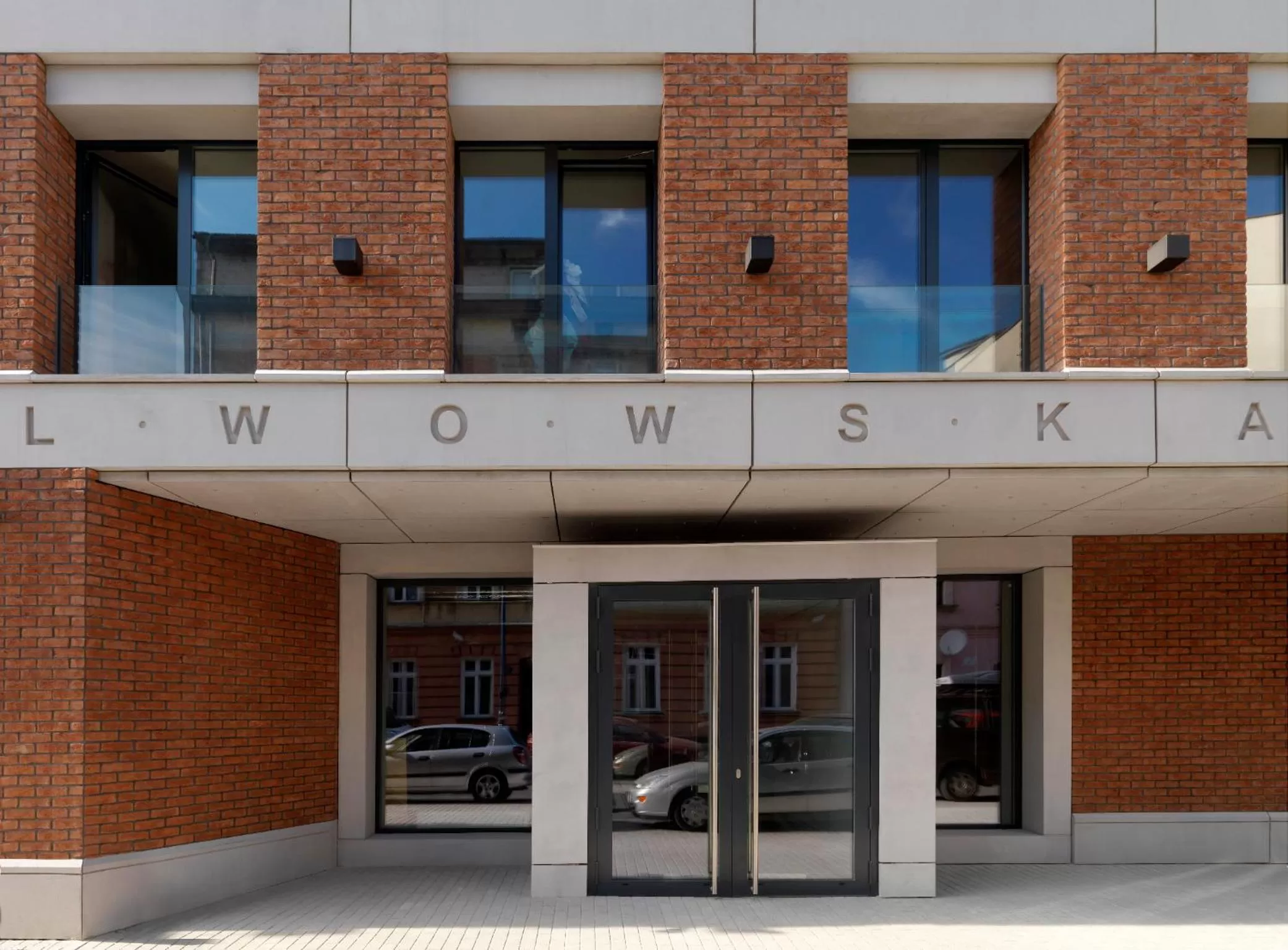 Facade/entrance in Lwowska 1