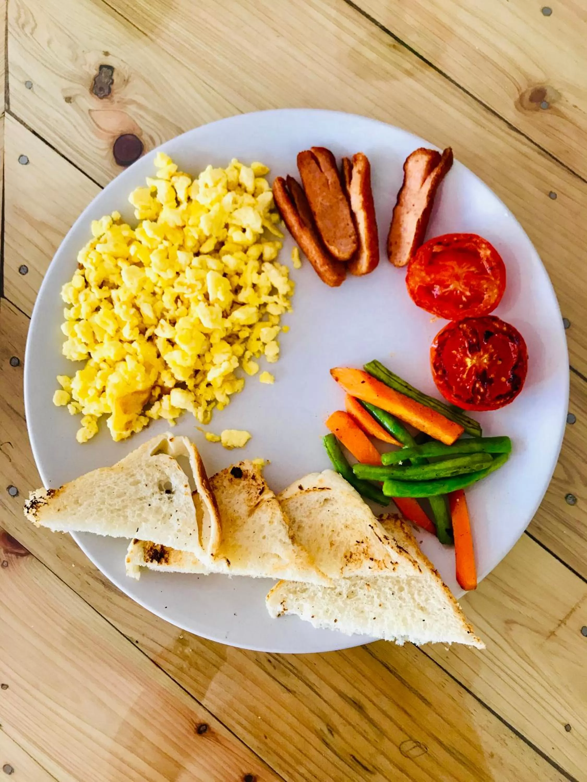 Food and drinks in LaligurasVilla Beachside Escape - 100m to Beach