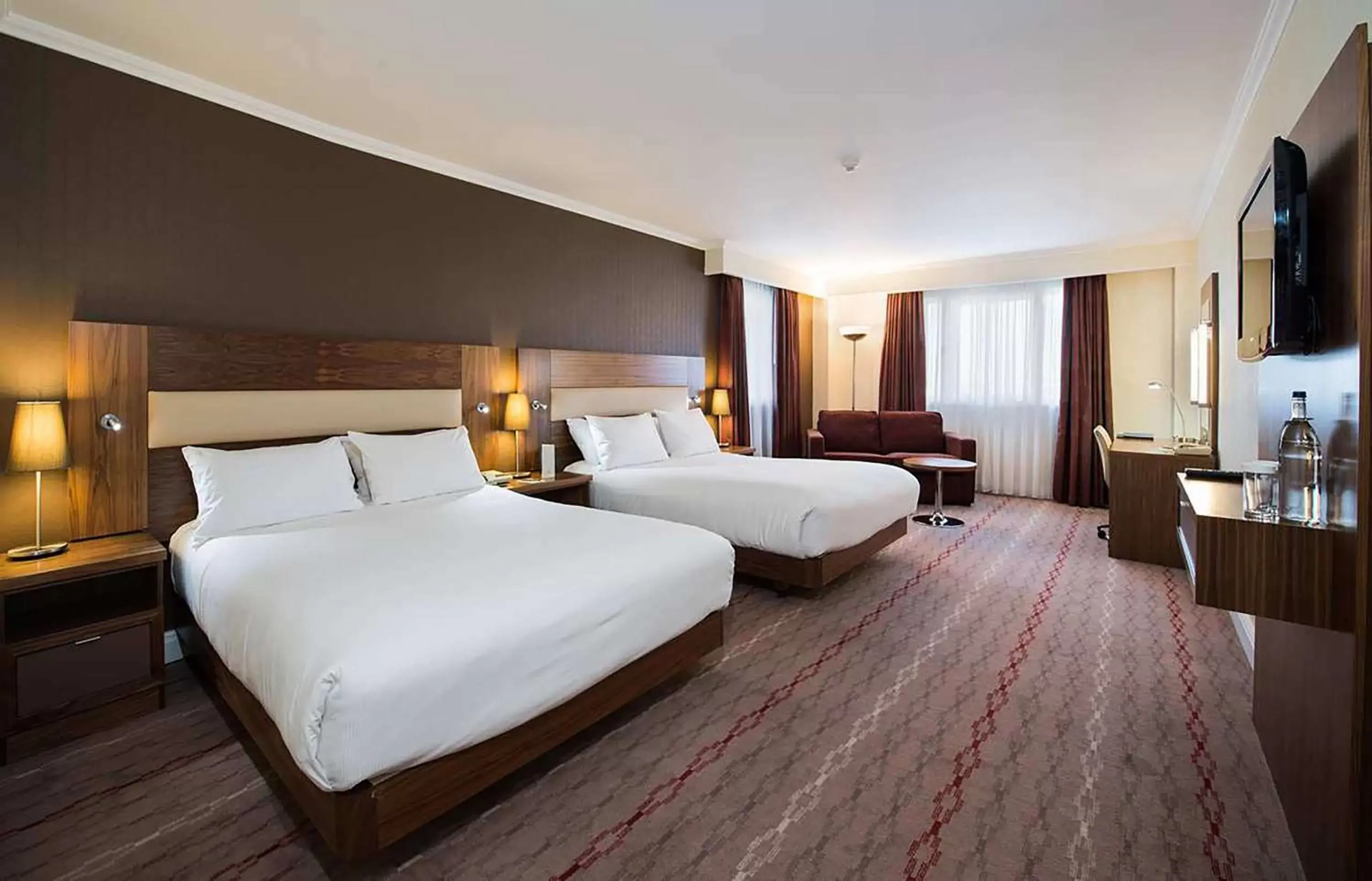 Double Room with Two Double Beds in DoubleTree by Hilton Bristol North Double Room with Two Double Beds in DoubleTree by Hilton Bristol North