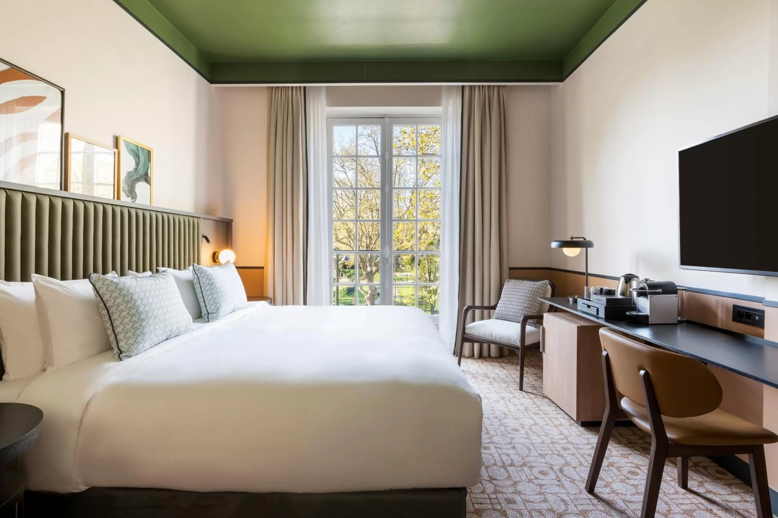 Photo of the whole room, Bed in Le Parchamp, a Tribute Portfolio Hotel, Paris Boulogne