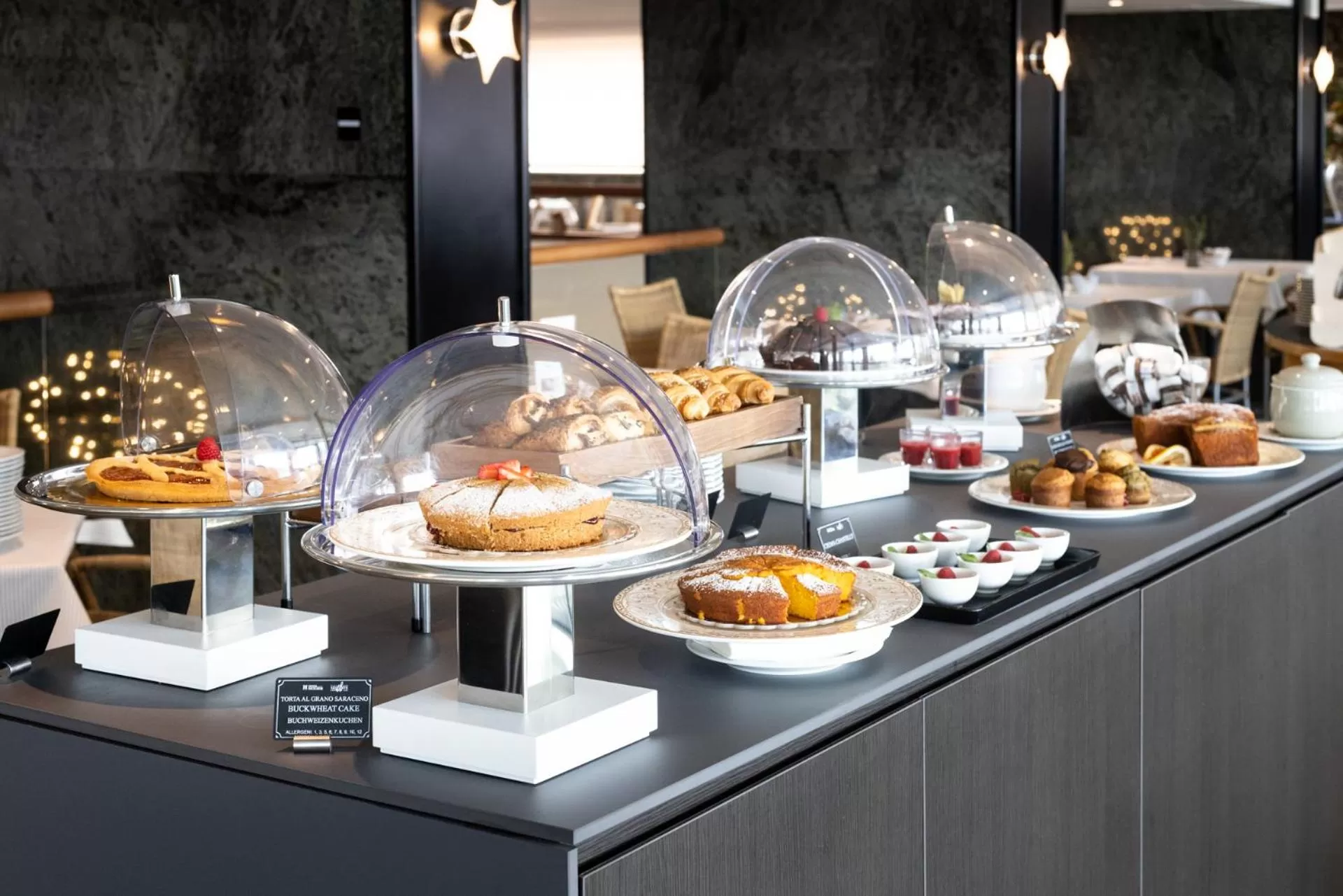 Food and drinks in Hotel Excelsior