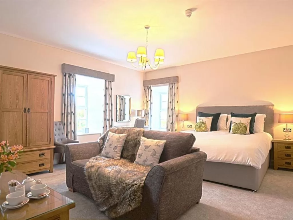 Bedroom, Bed in The Black Bull Inn