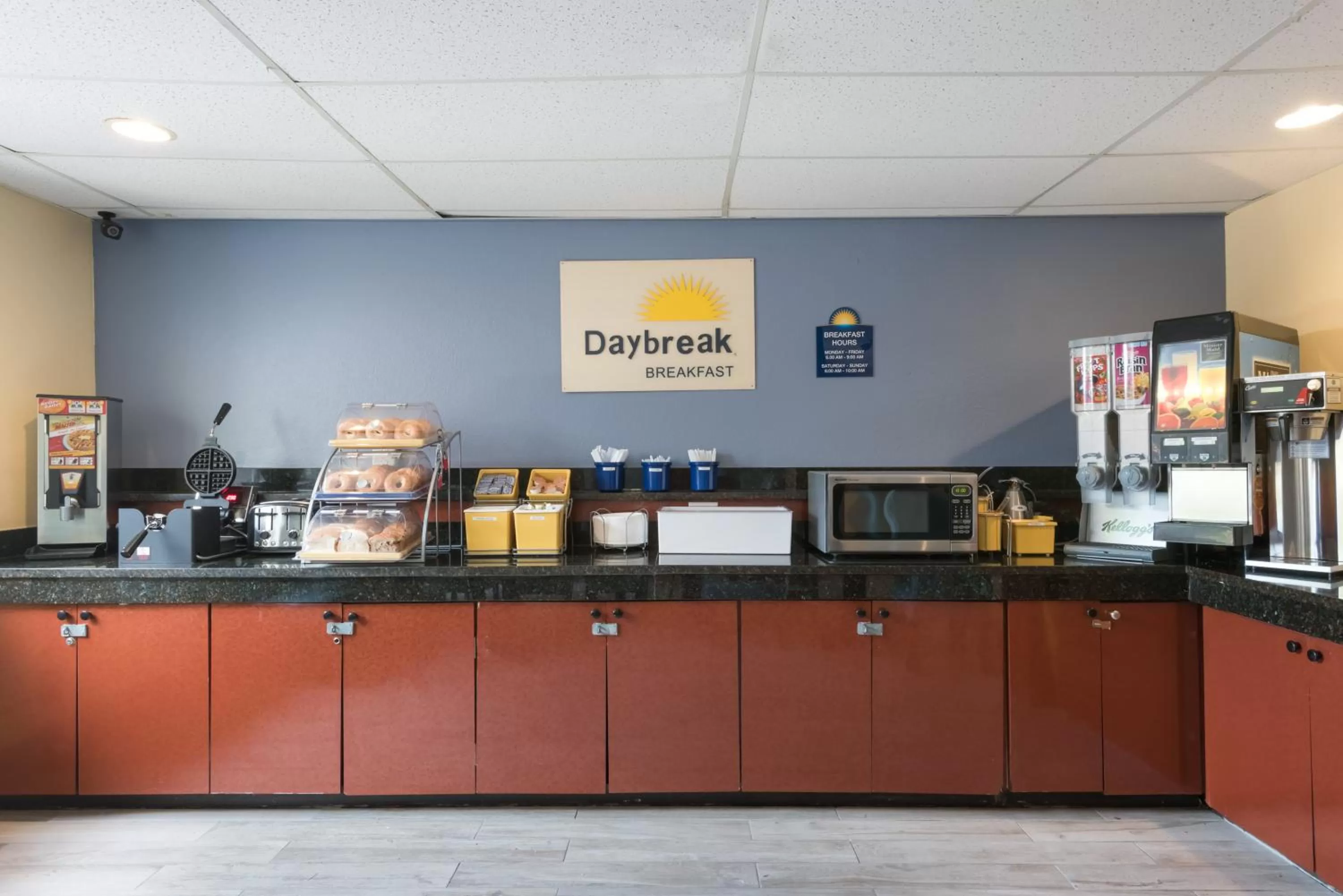 Food, Restaurant/Places to Eat in Days Inn by Wyndham Greenfield