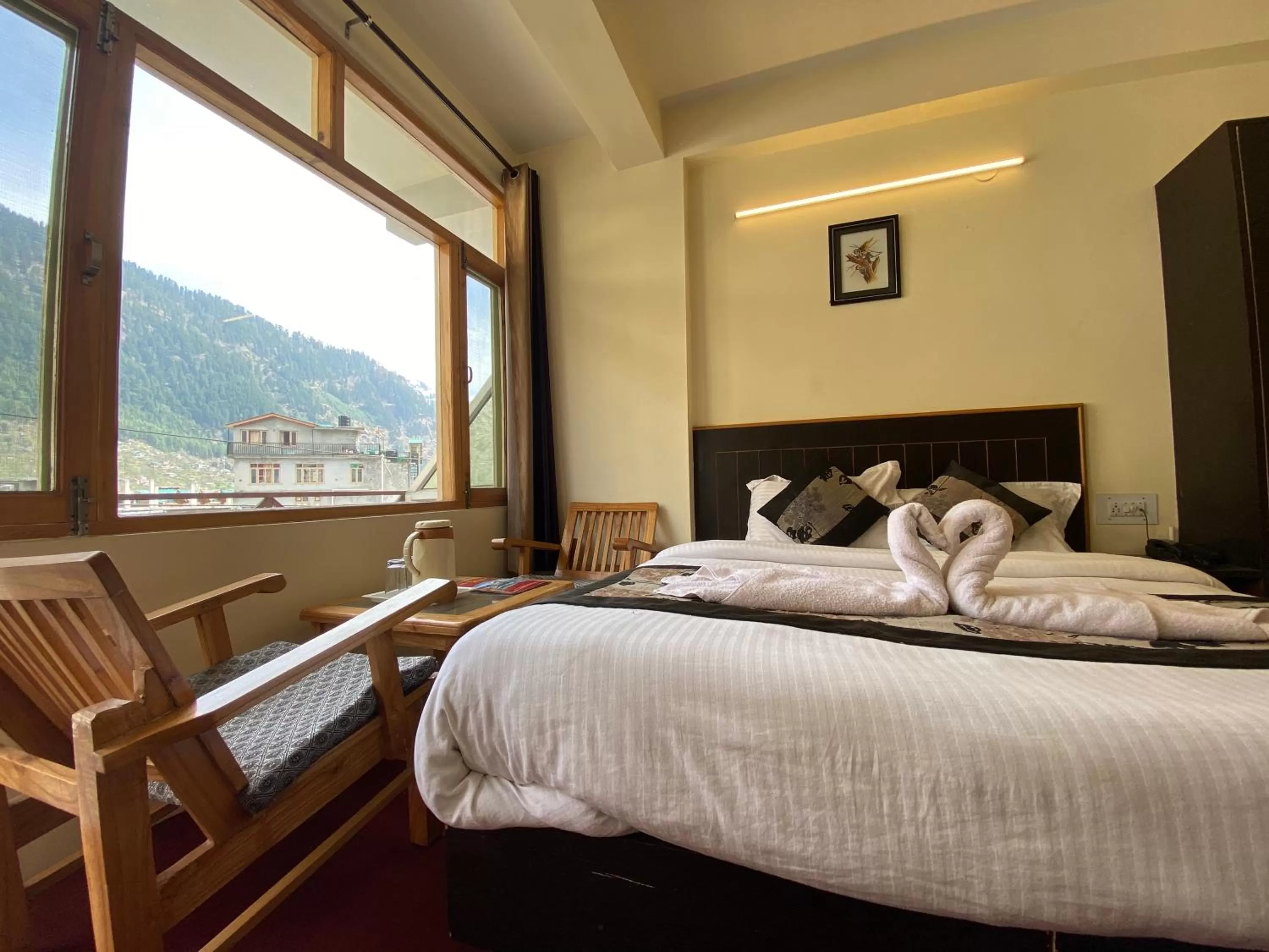 Photo of the whole room, Mountain View in The Destination Manali