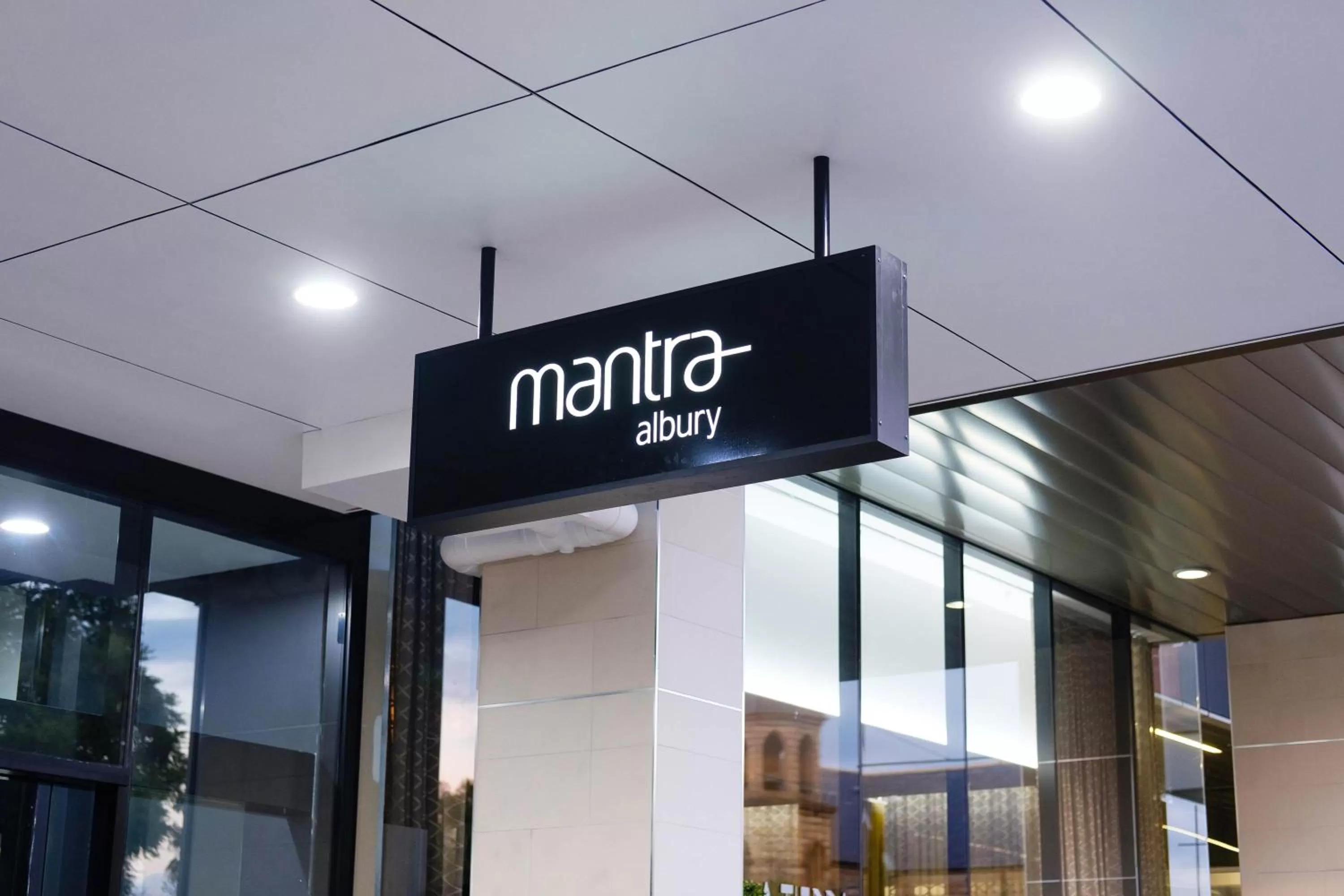 Facade/entrance in Mantra Albury
