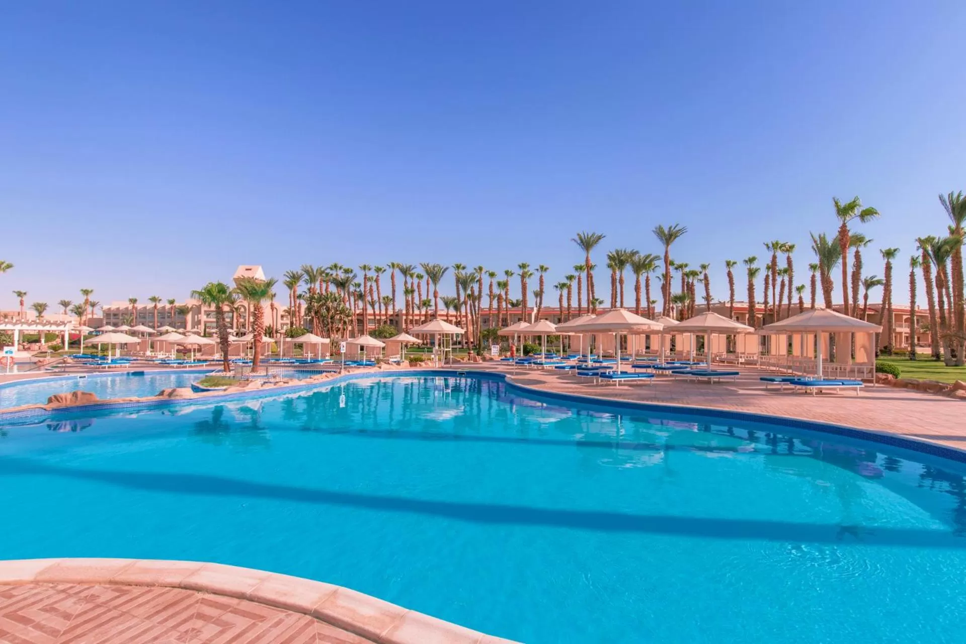 Swimming pool in Beach Albatros Aqua Park - Hurghada