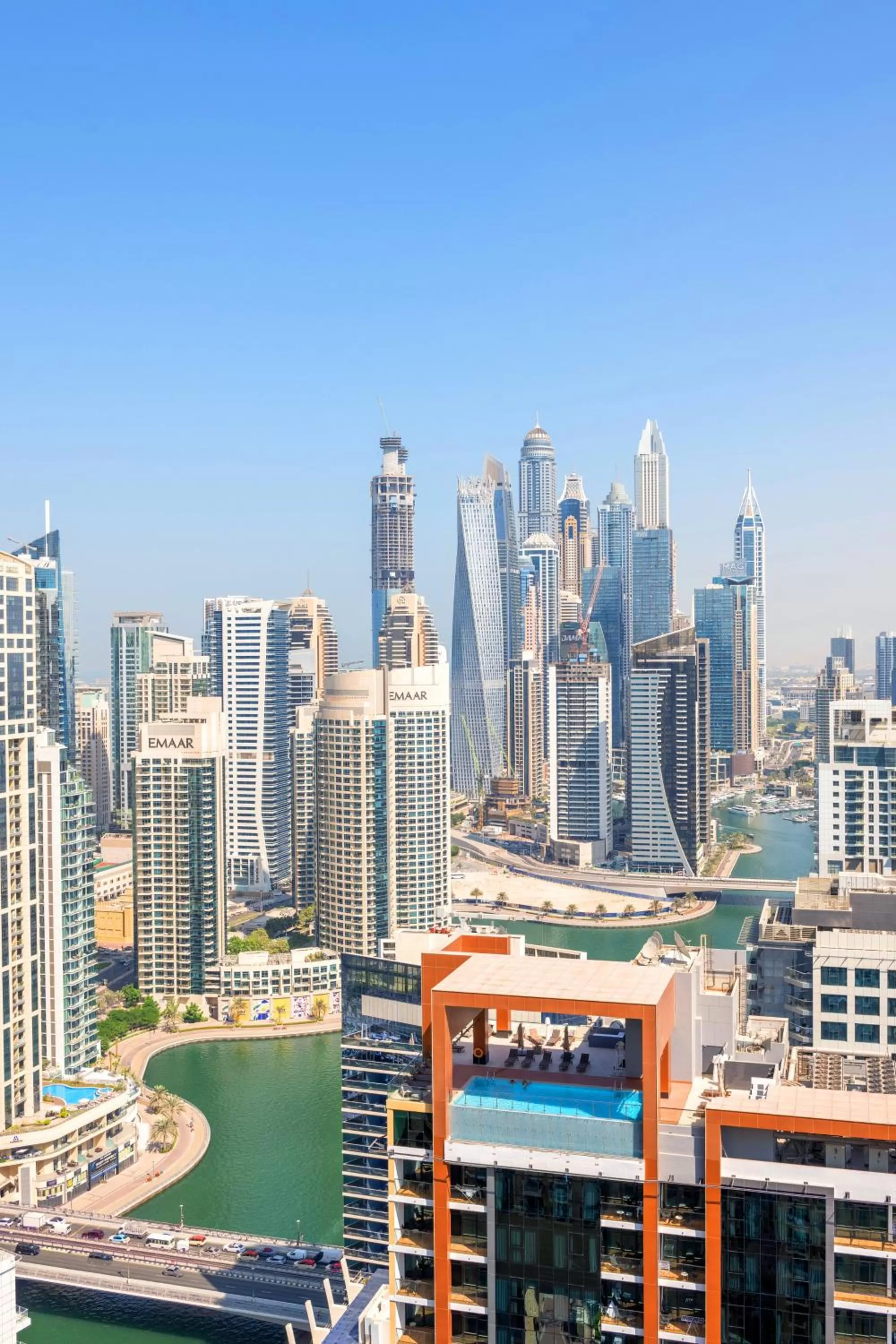 Nearby landmark in Emaar Residences Dubai Marina by Qstay - formerly Address Dubai Marina