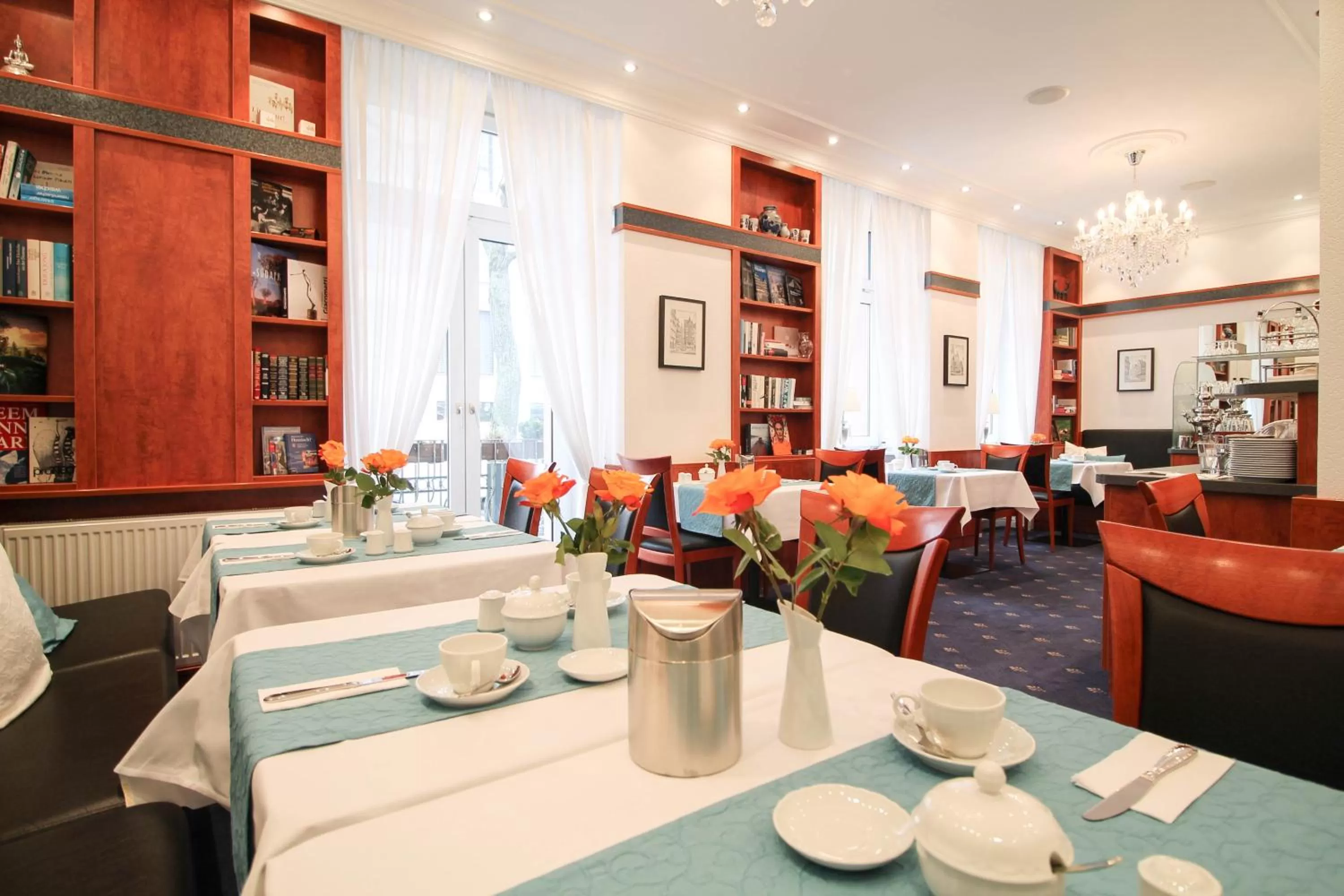 Restaurant/places to eat in Hotel West an der Bockenheimer Warte