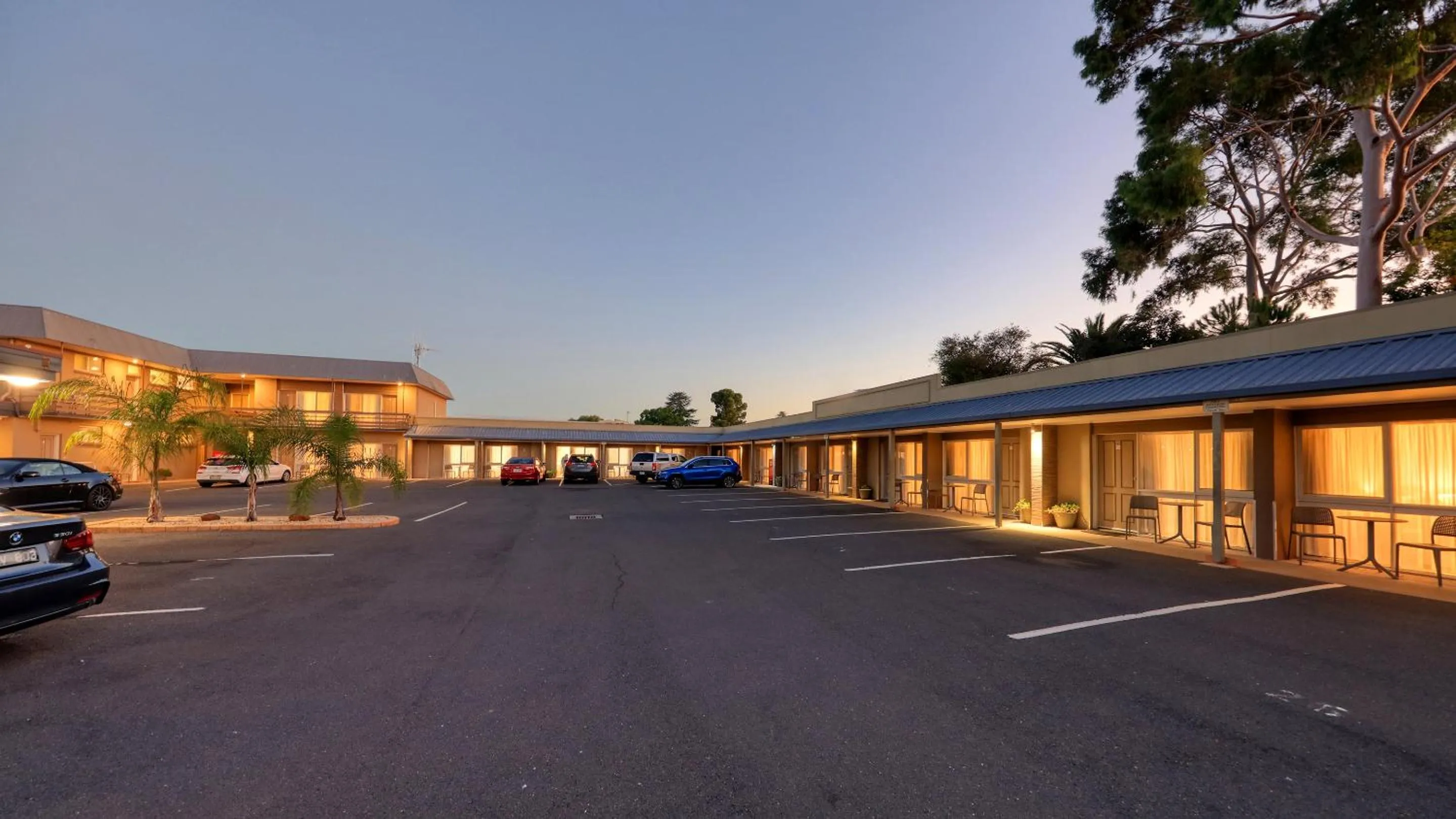 Property building in Quality Inn Swan Hill