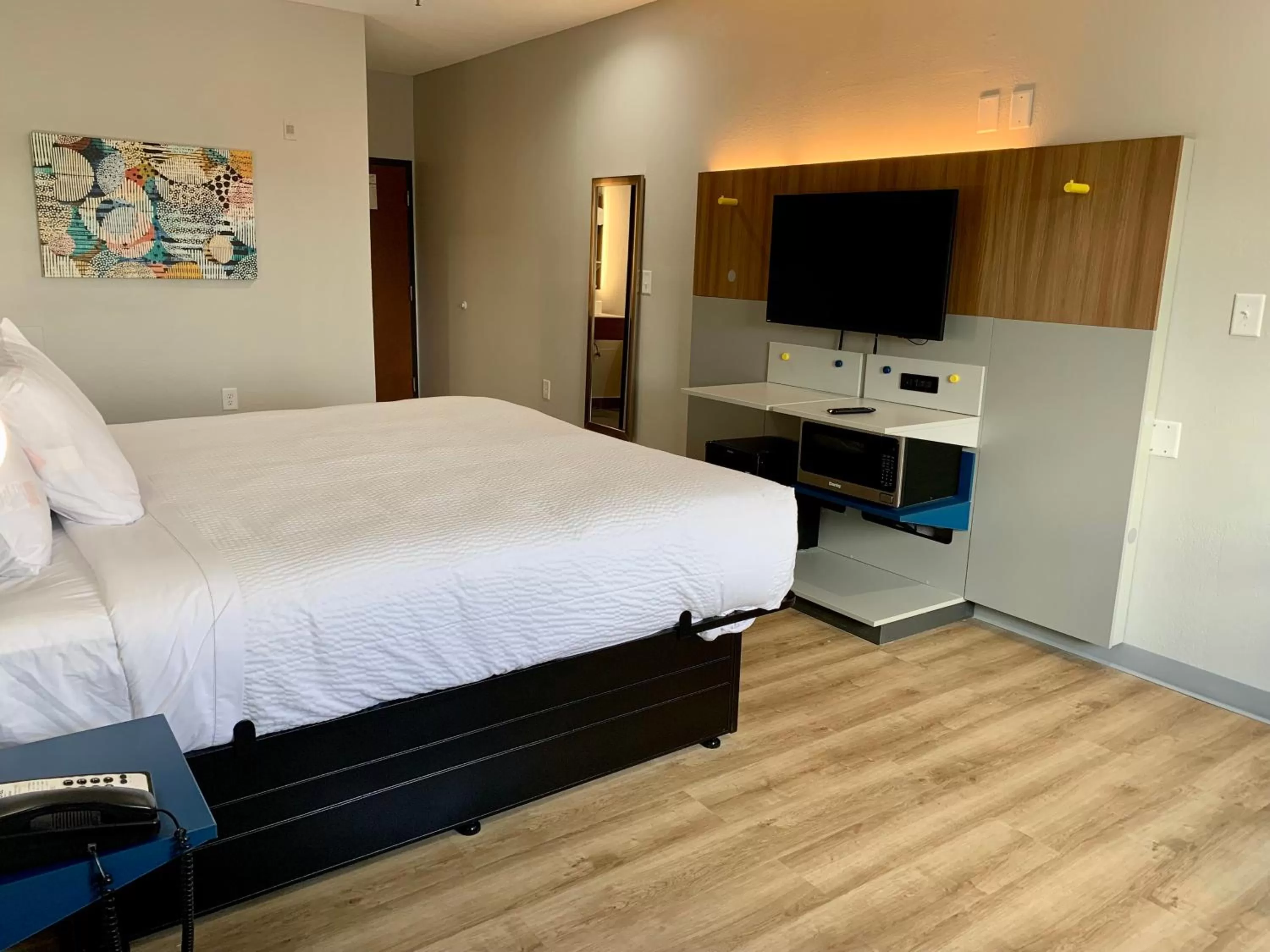 Bed in Microtel Inn & Suites by Wyndham Stockbridge/Atlanta I-75