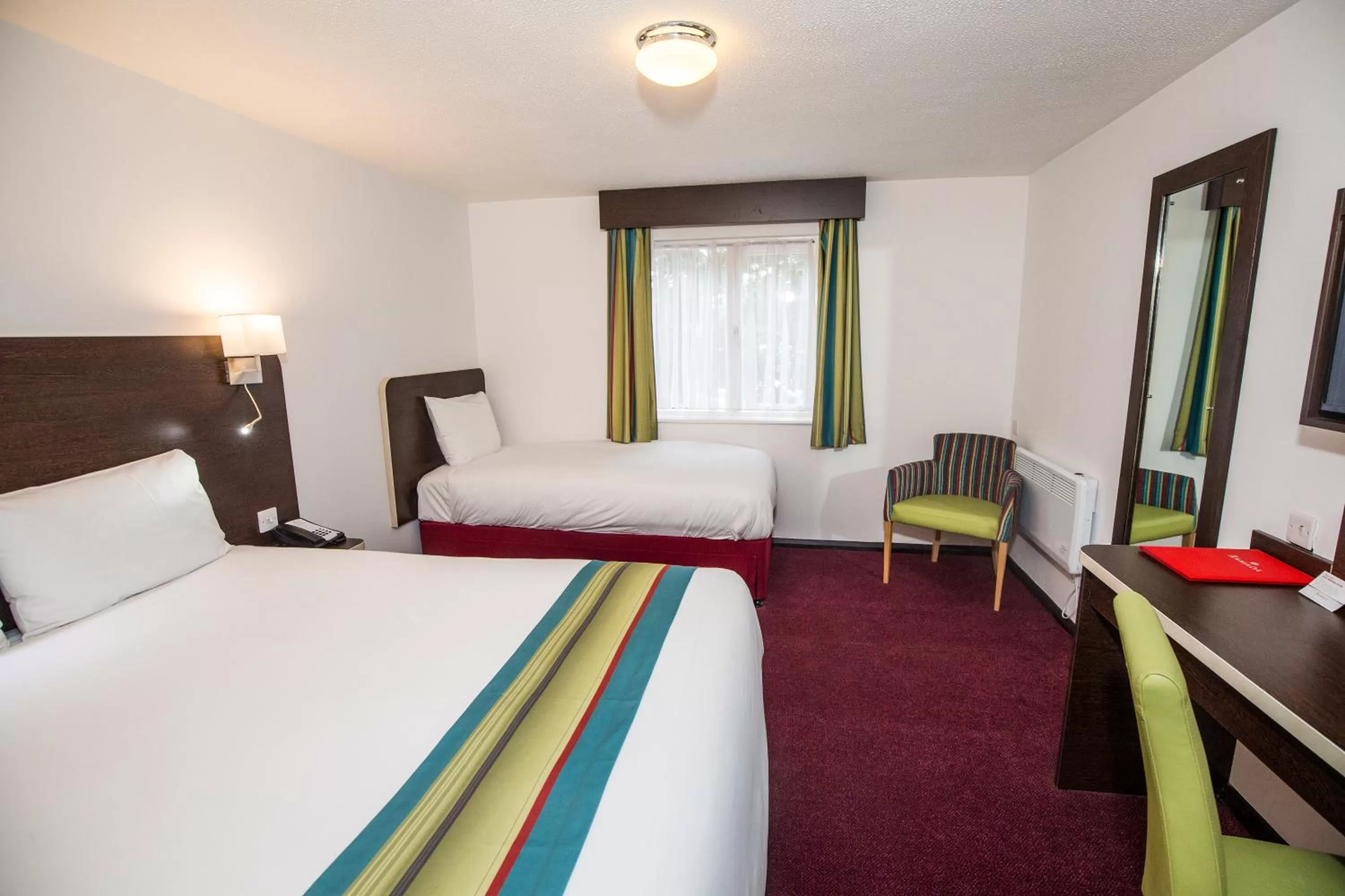 Photo of the whole room, Bed in Ramada London South Mimms