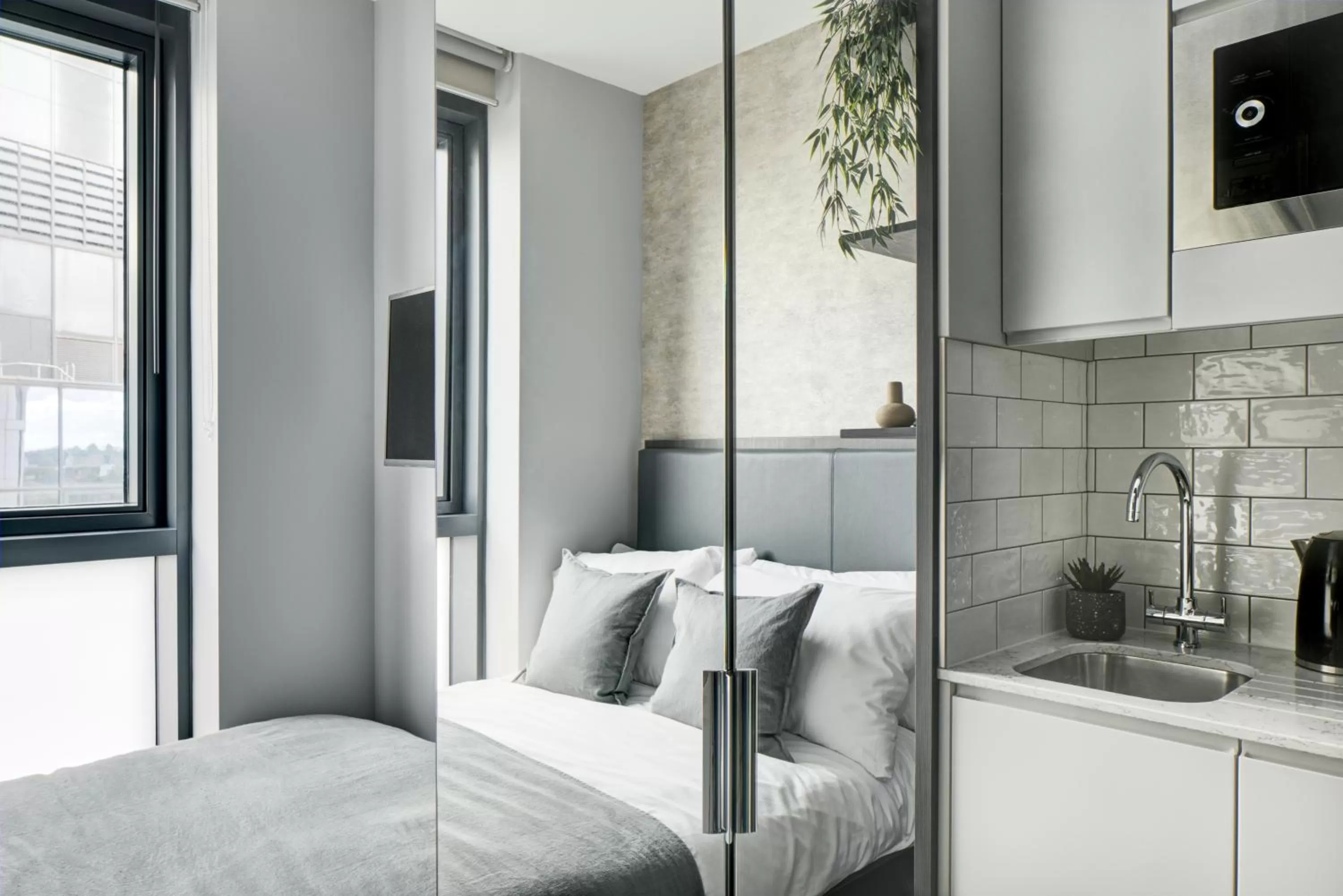 Bed in ARK Canary Wharf