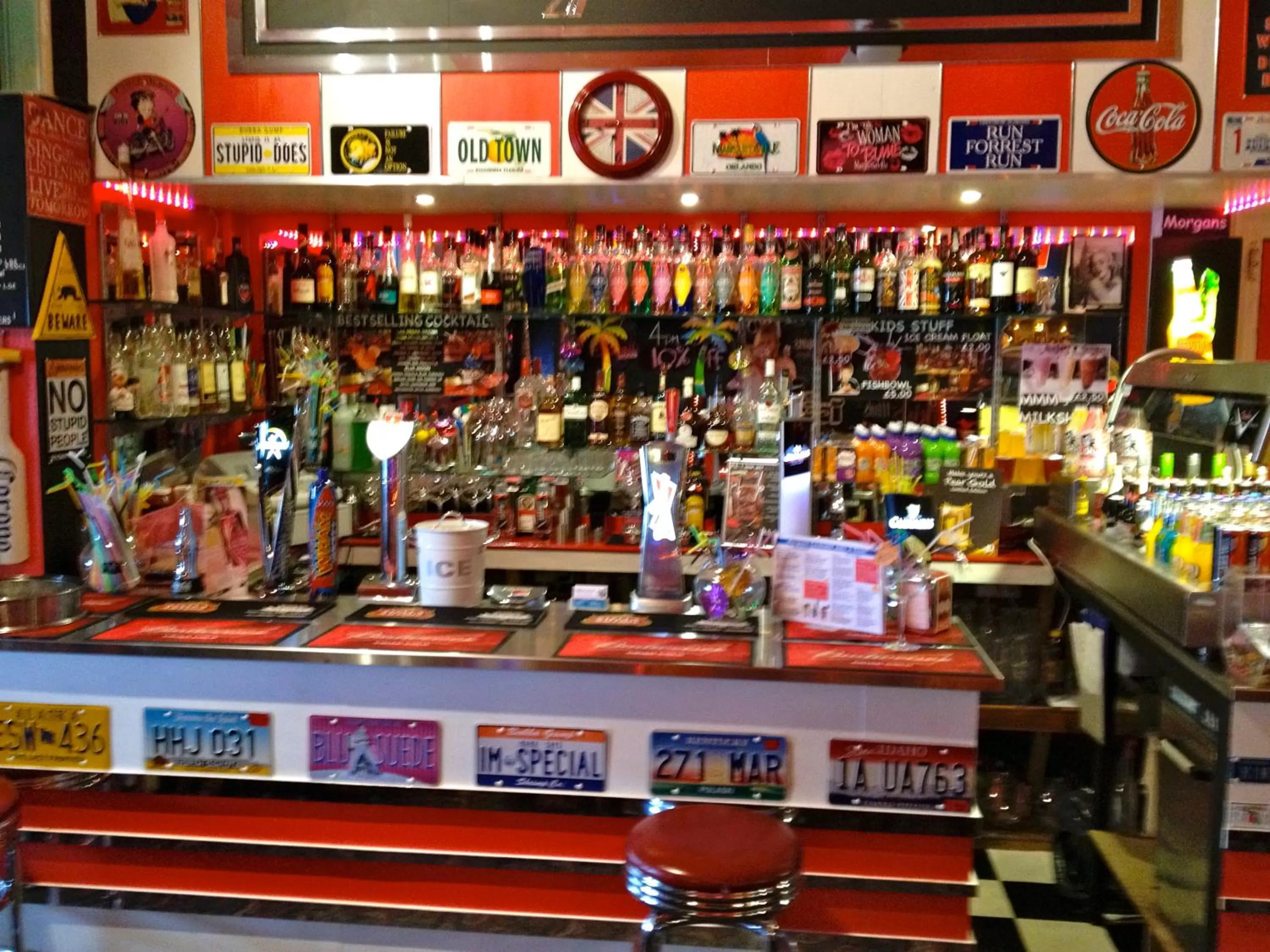 Lounge or bar in Charlton Aparthotel