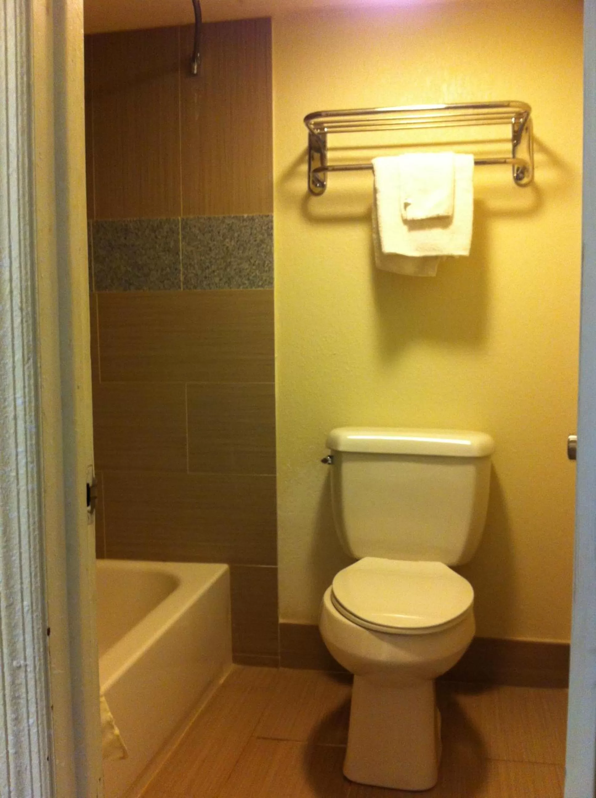 Bathroom in San Marco Inn East - Jacksonville