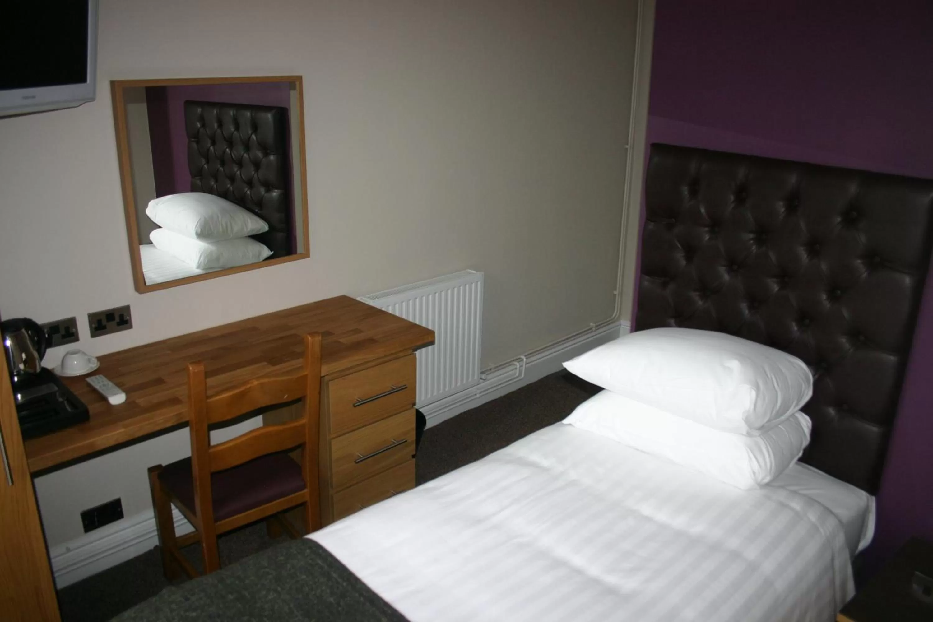 Bedroom, Bed in The Station