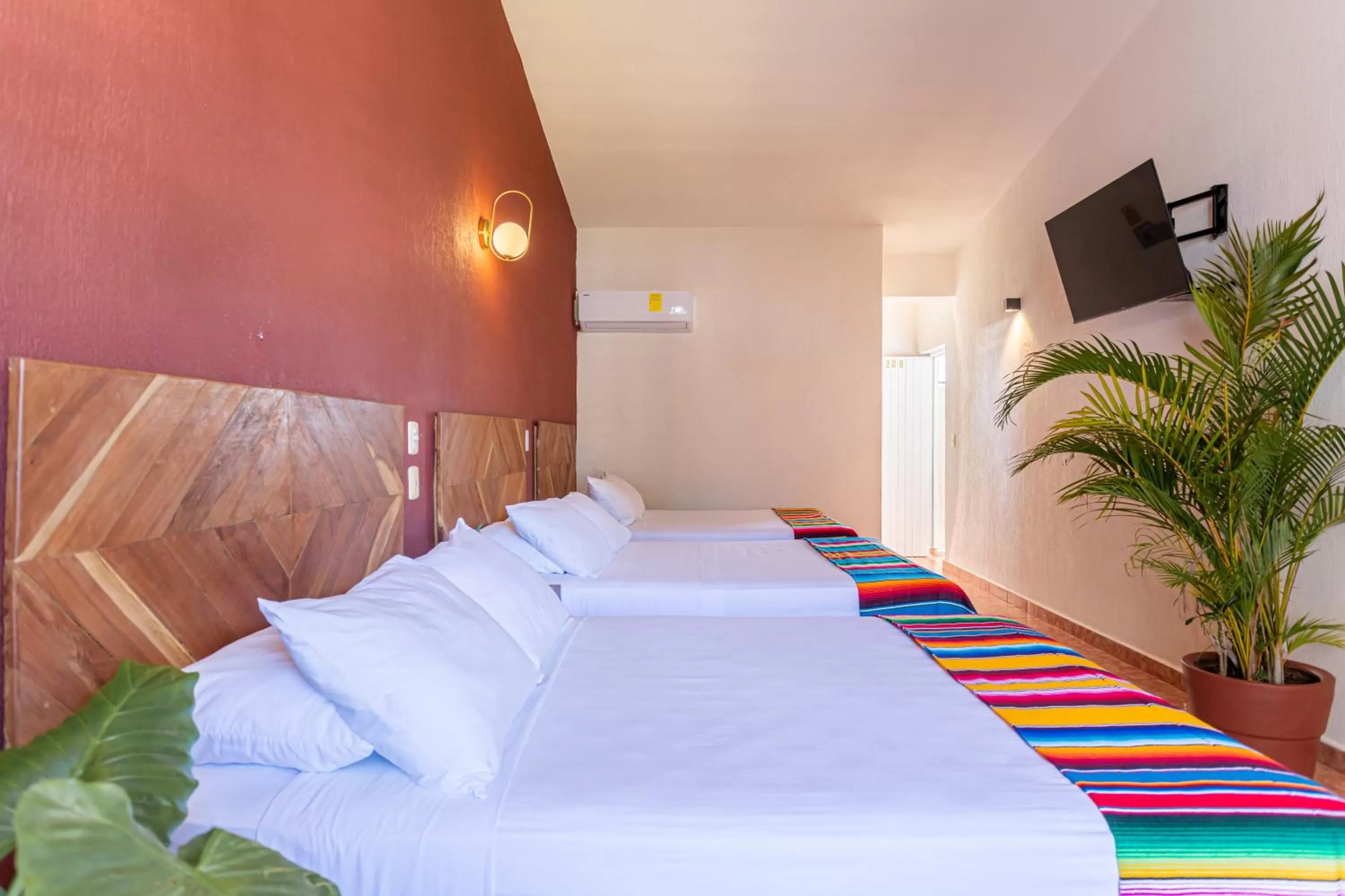 Triple Room with Private Bathroom in Soy Local Cancun