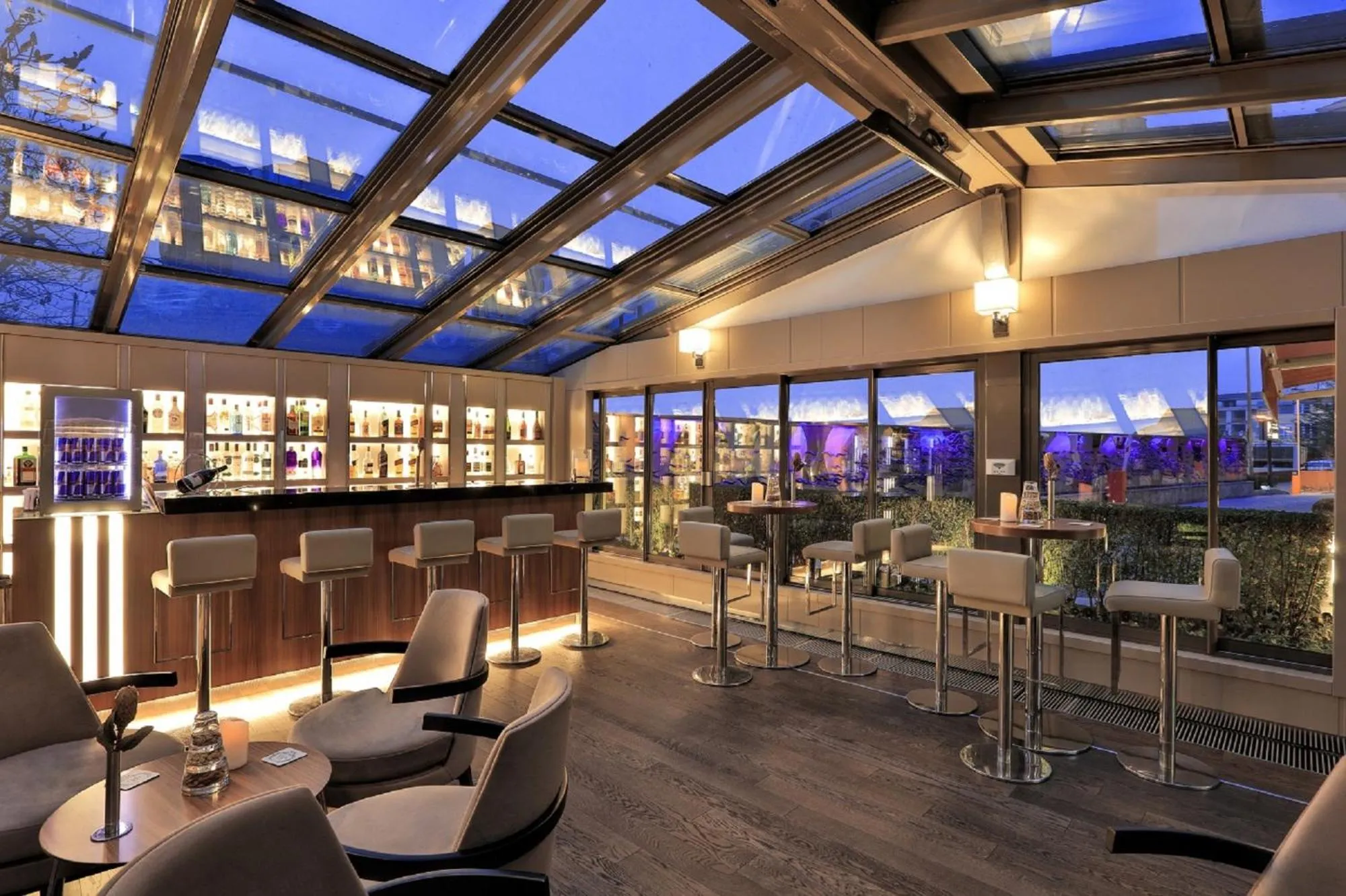 Lounge or bar in Occidental Ankara