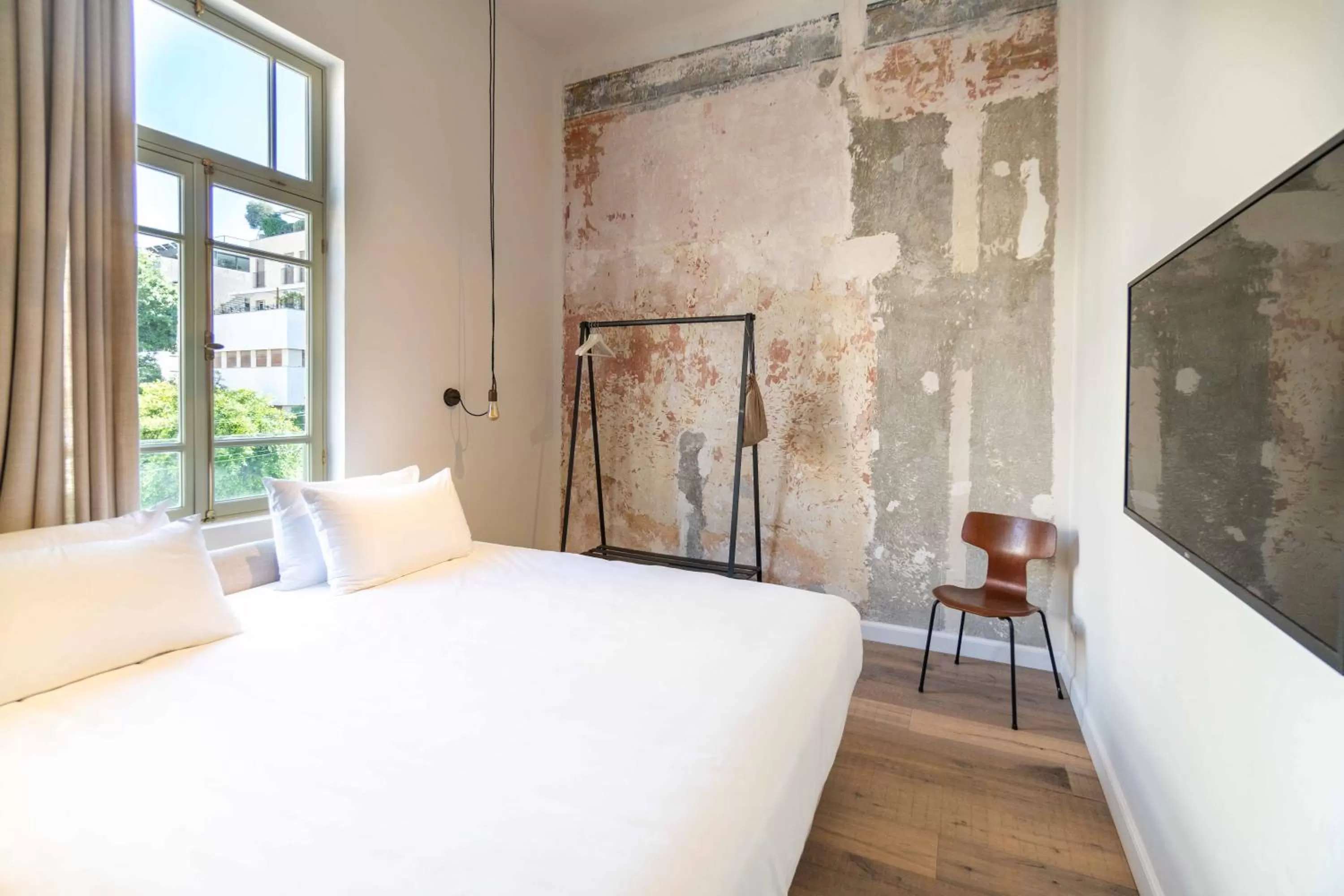 Deluxe King Room in Ruby