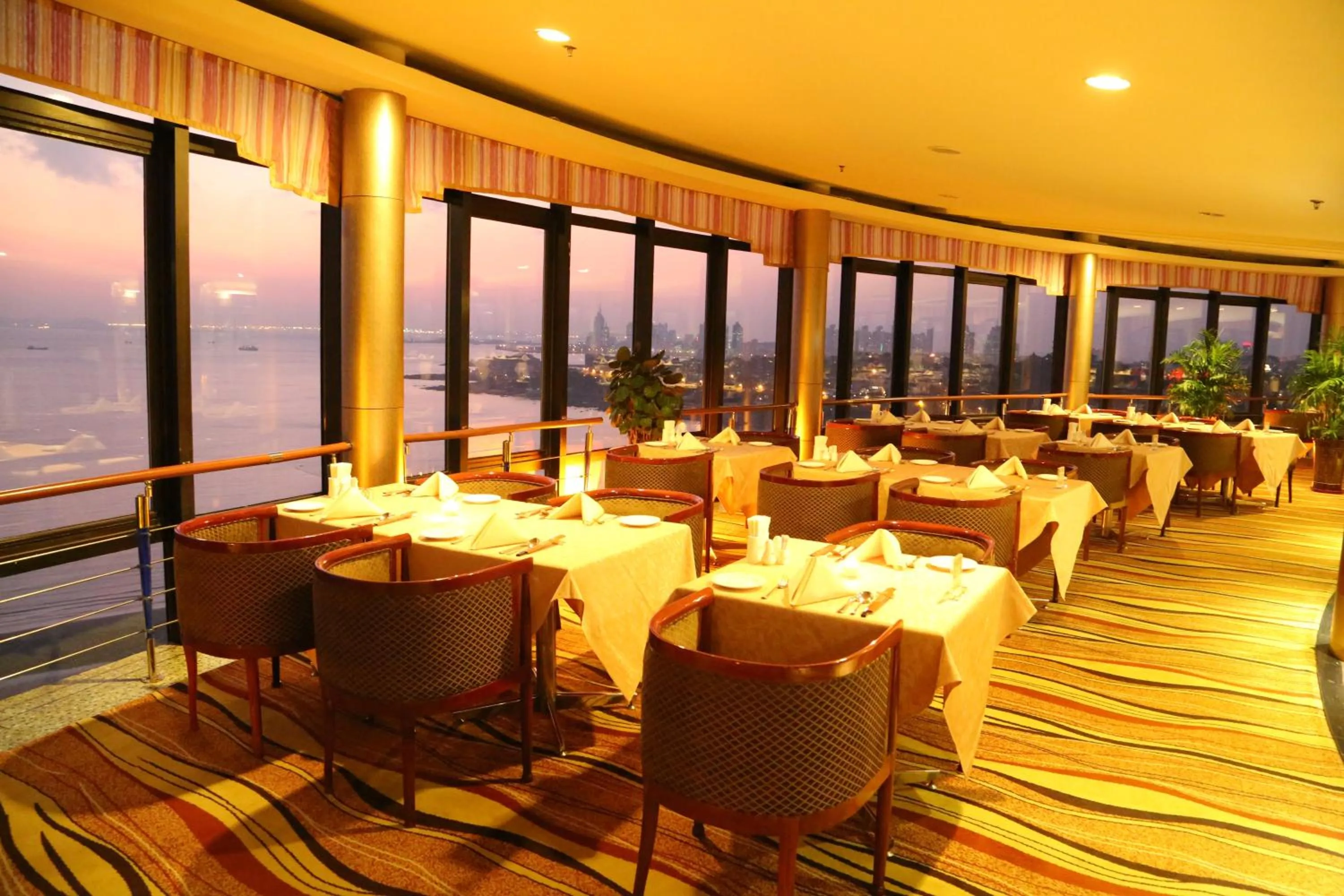 Buffet breakfast in Huiquan Dynasty Hotel Qingdao