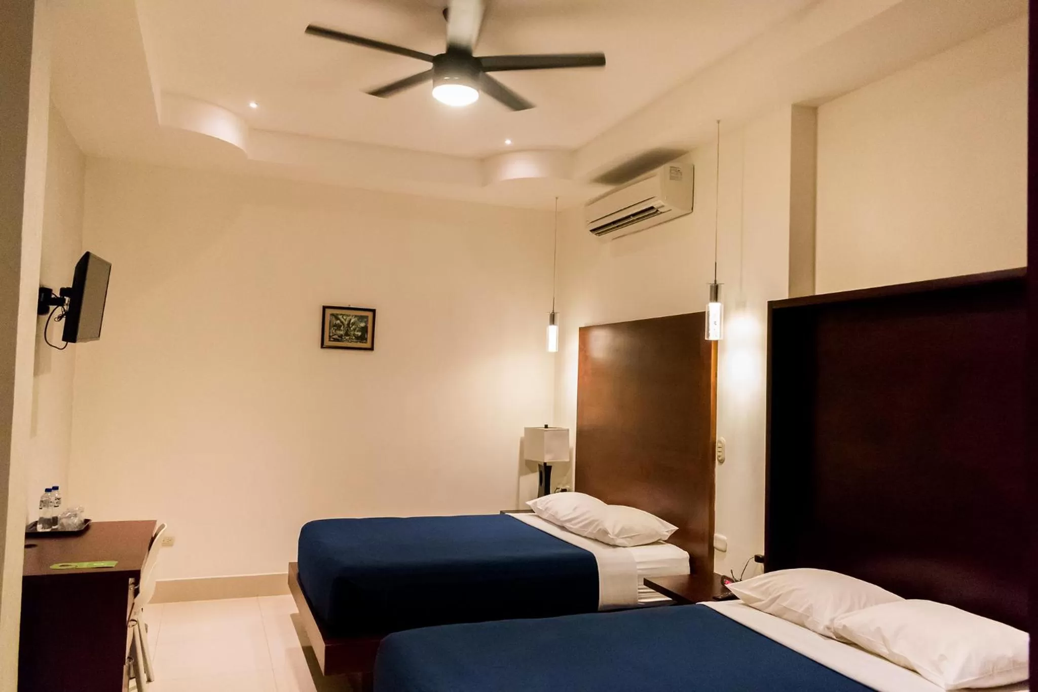 Toilet, Bed in Hotel Agualcas