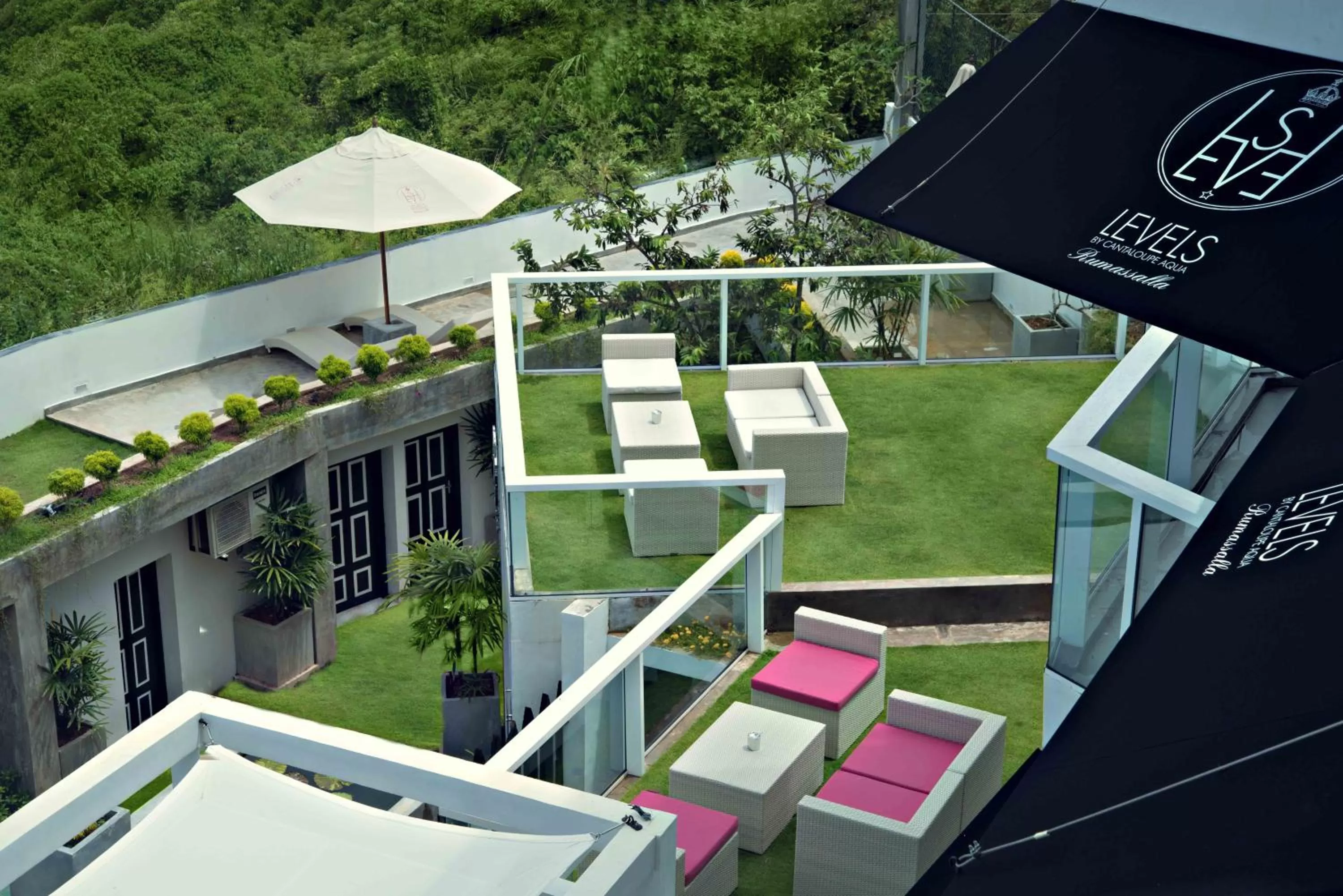 Patio in Levels Unawatuna