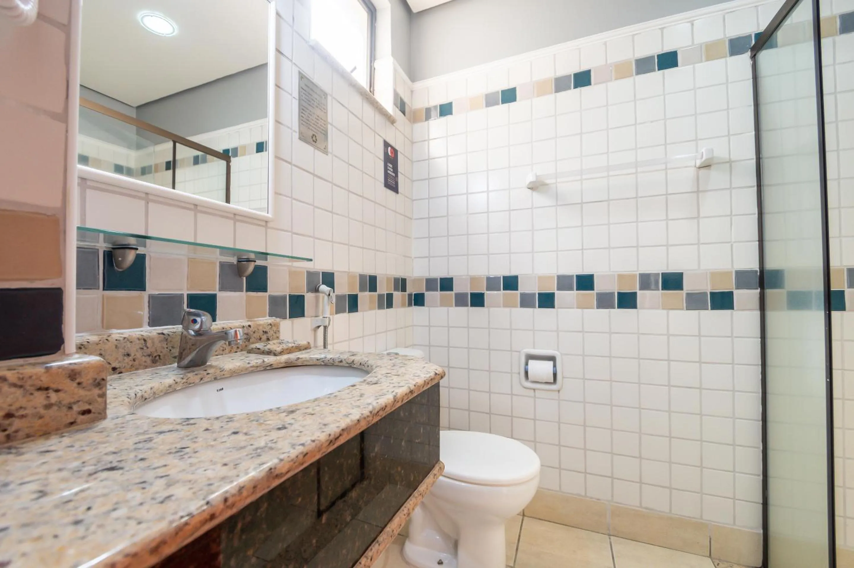 Toilet in Rede Andrade Piratininga