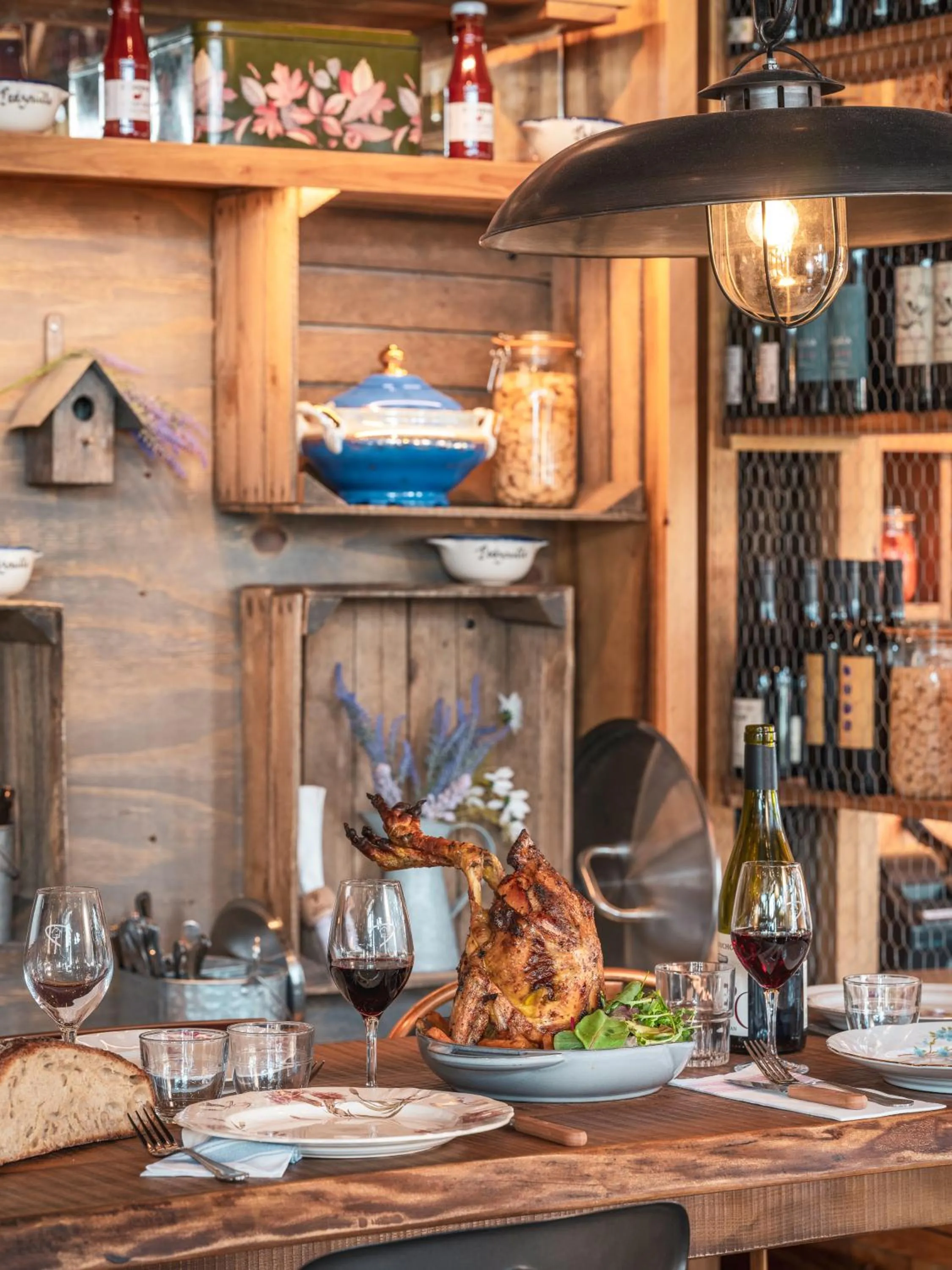 Restaurant/places to eat in Novotel Paris Porte Versailles