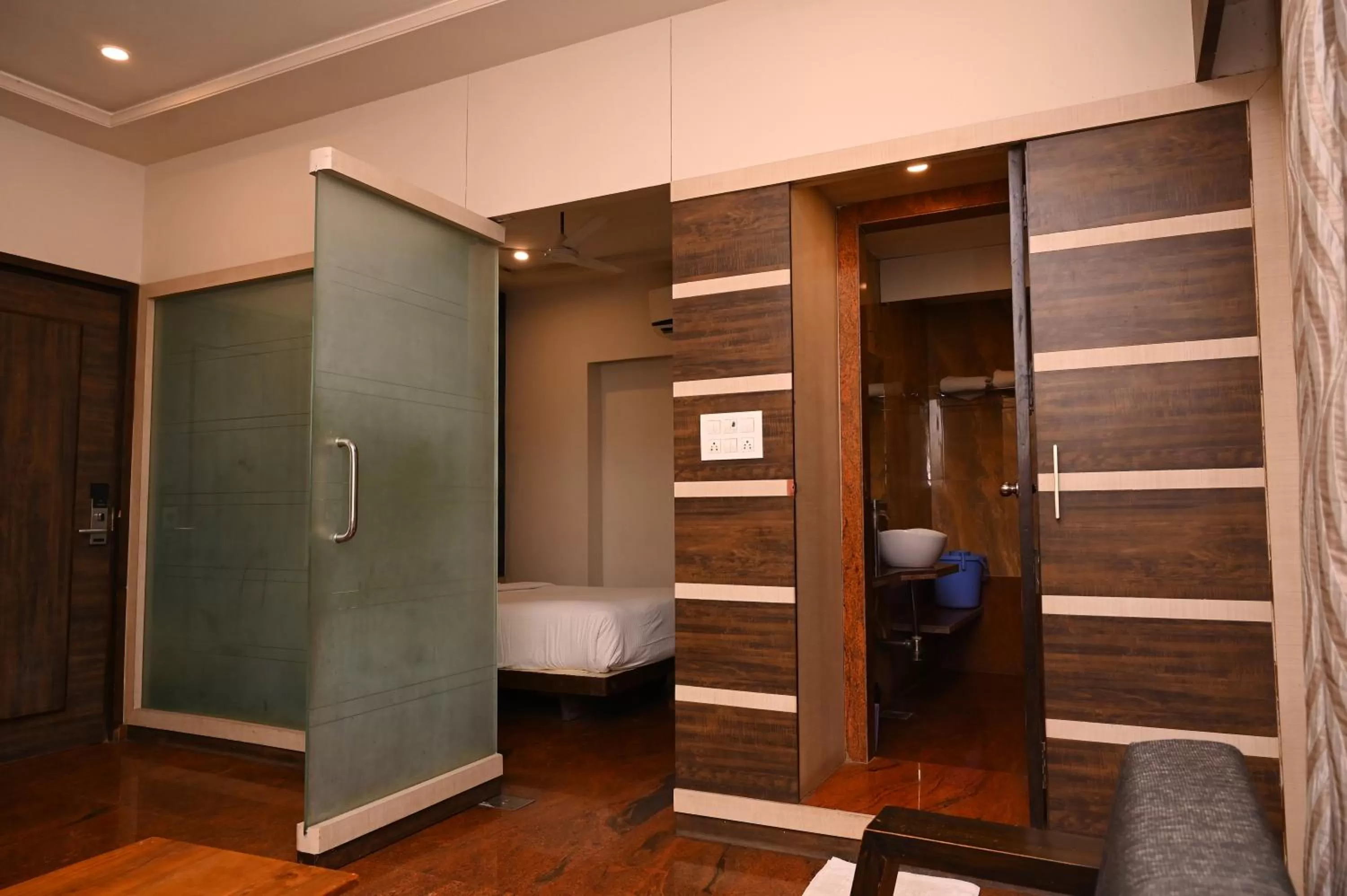 View (from property/room), Bed in HOTEL CENTER POINT