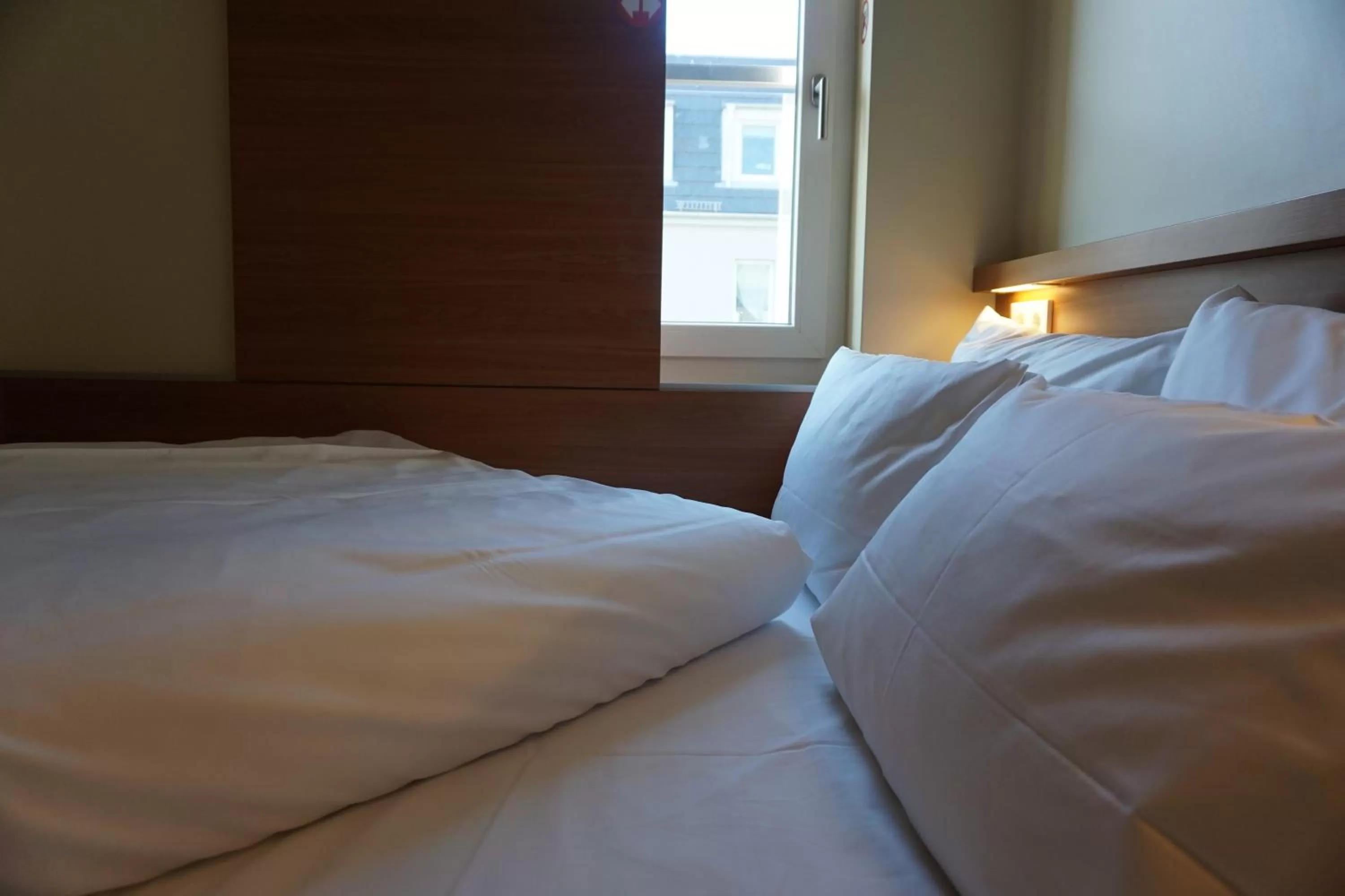 Bed in easyHotel Berlin Hackescher Markt