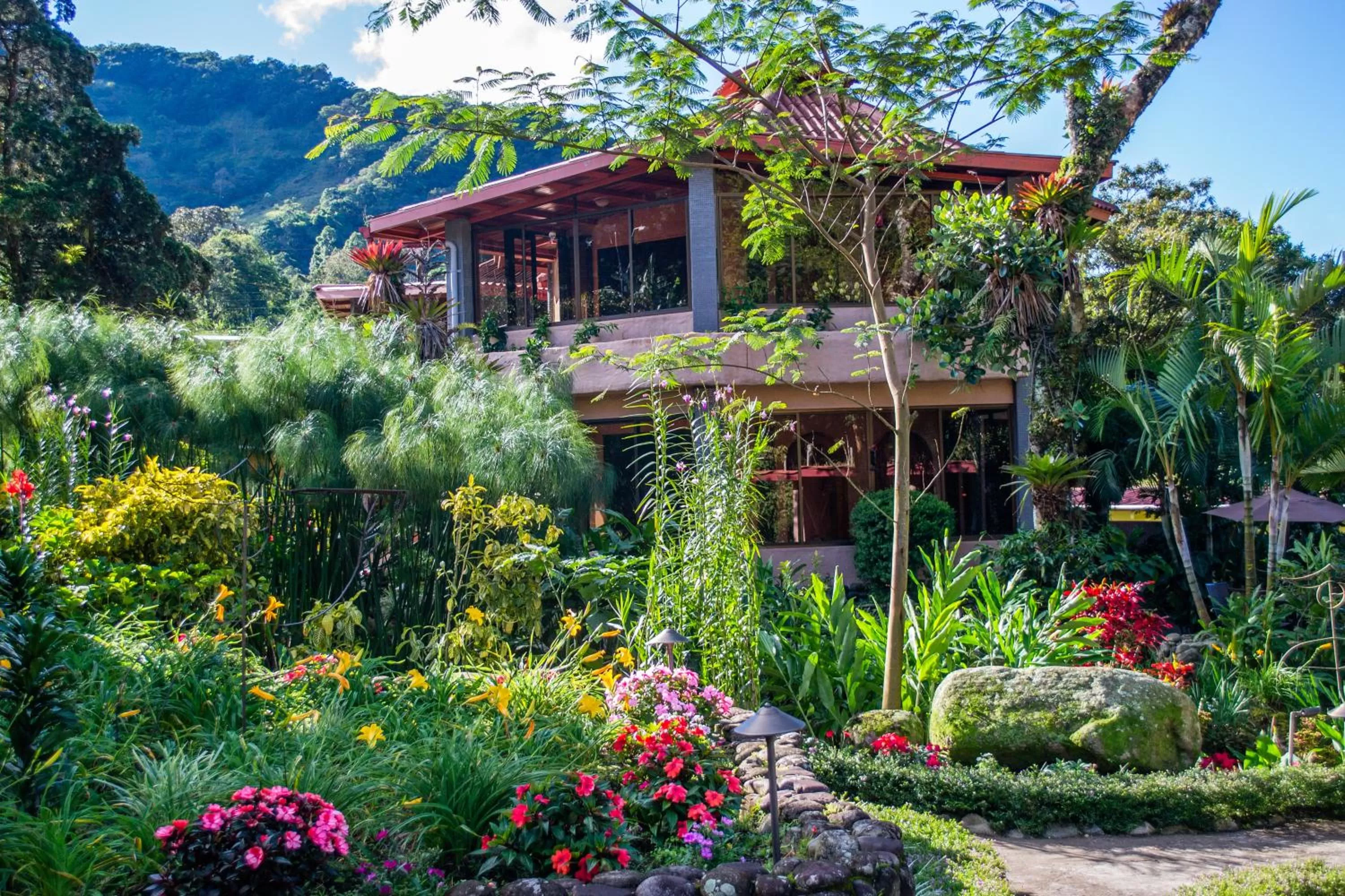 Facade/entrance in The Inn at Palo Alto