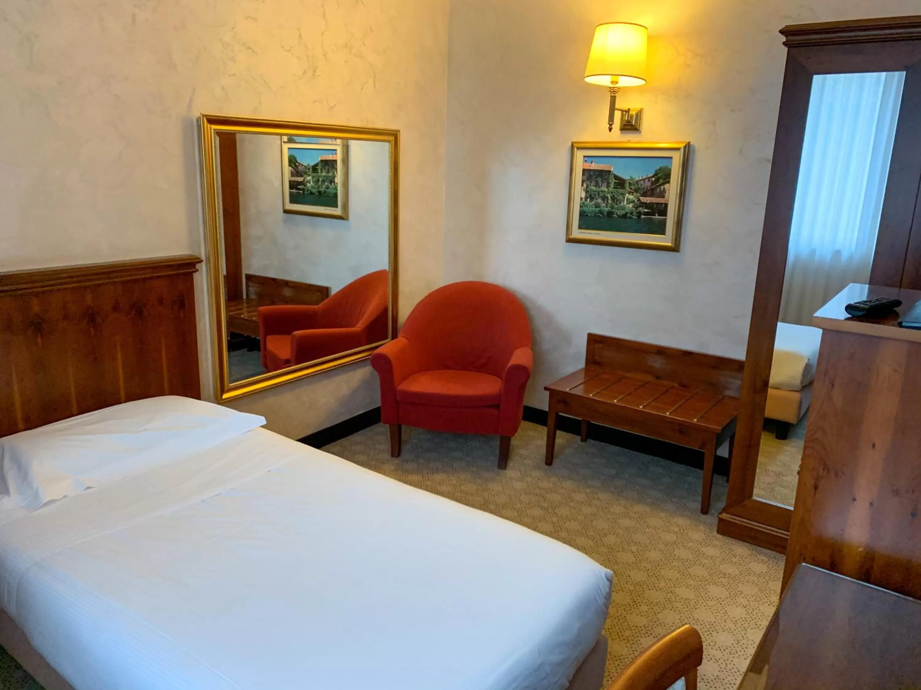 Photo of the whole room, Bed in Scia' On Martin