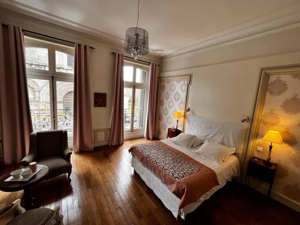 Bed in Le Jardin des Lys