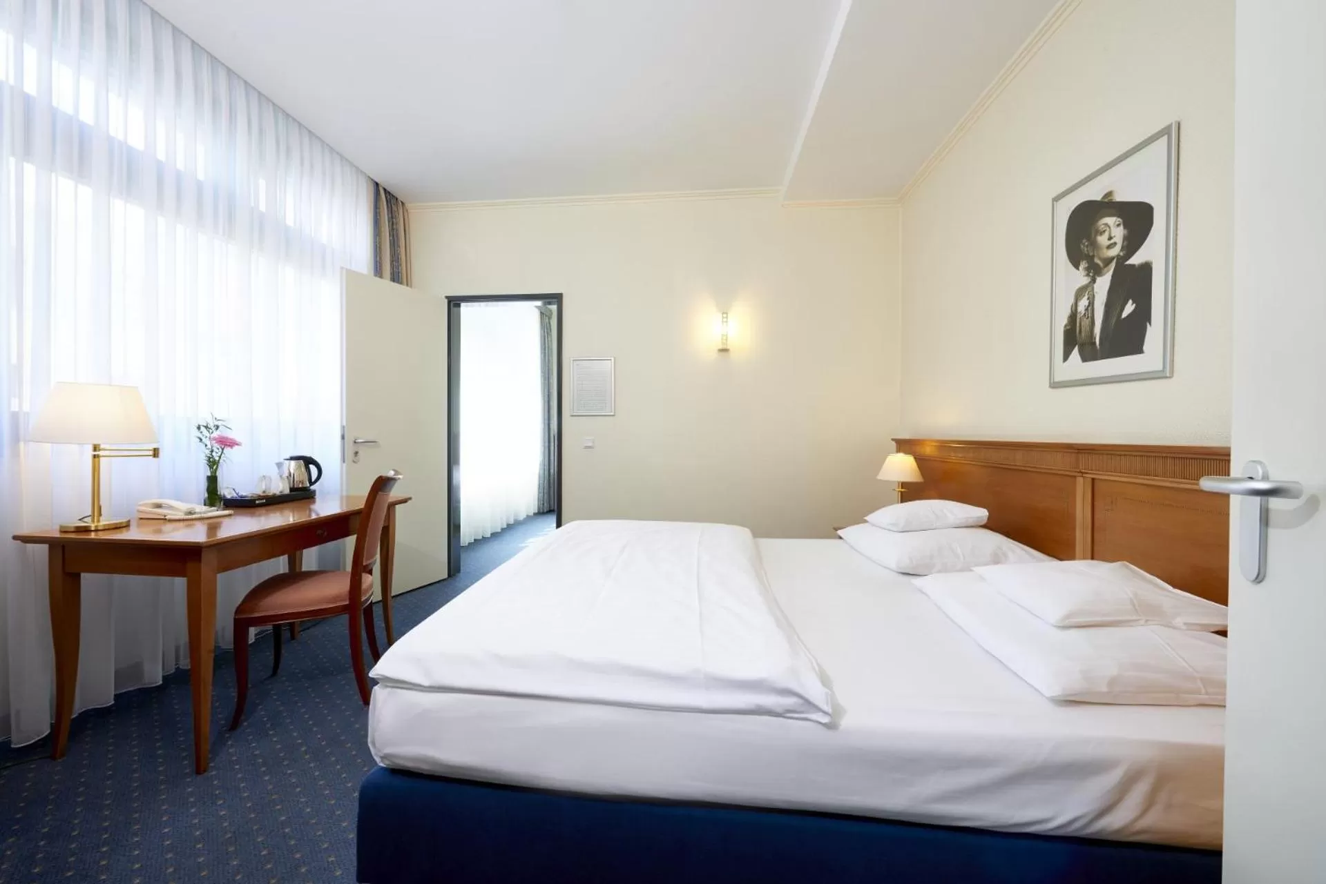 Bedroom, Bed in Hollywood Media Hotel am Kurfürstendamm