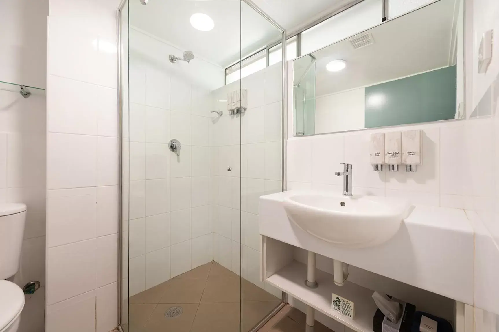 Deluxe Twin Room in Fitzroy Motor Inn Deluxe Twin Room in Fitzroy Motor Inn