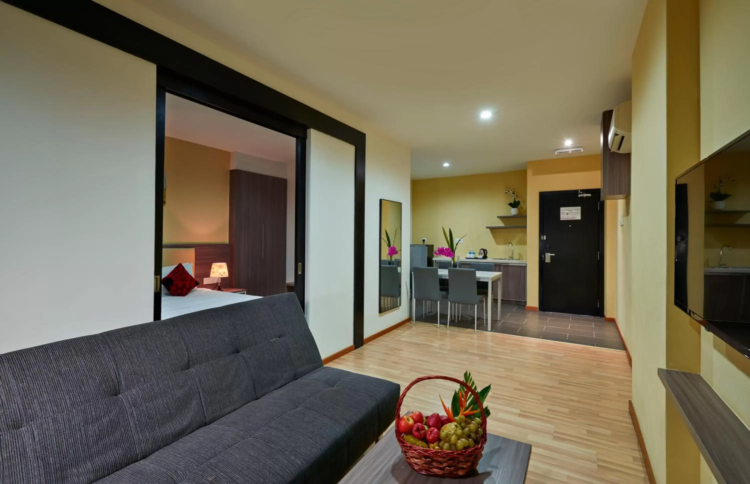 One Bedroom Apartment King in Hotel MetraSquare One Bedroom Apartment King in Hotel MetraSquare