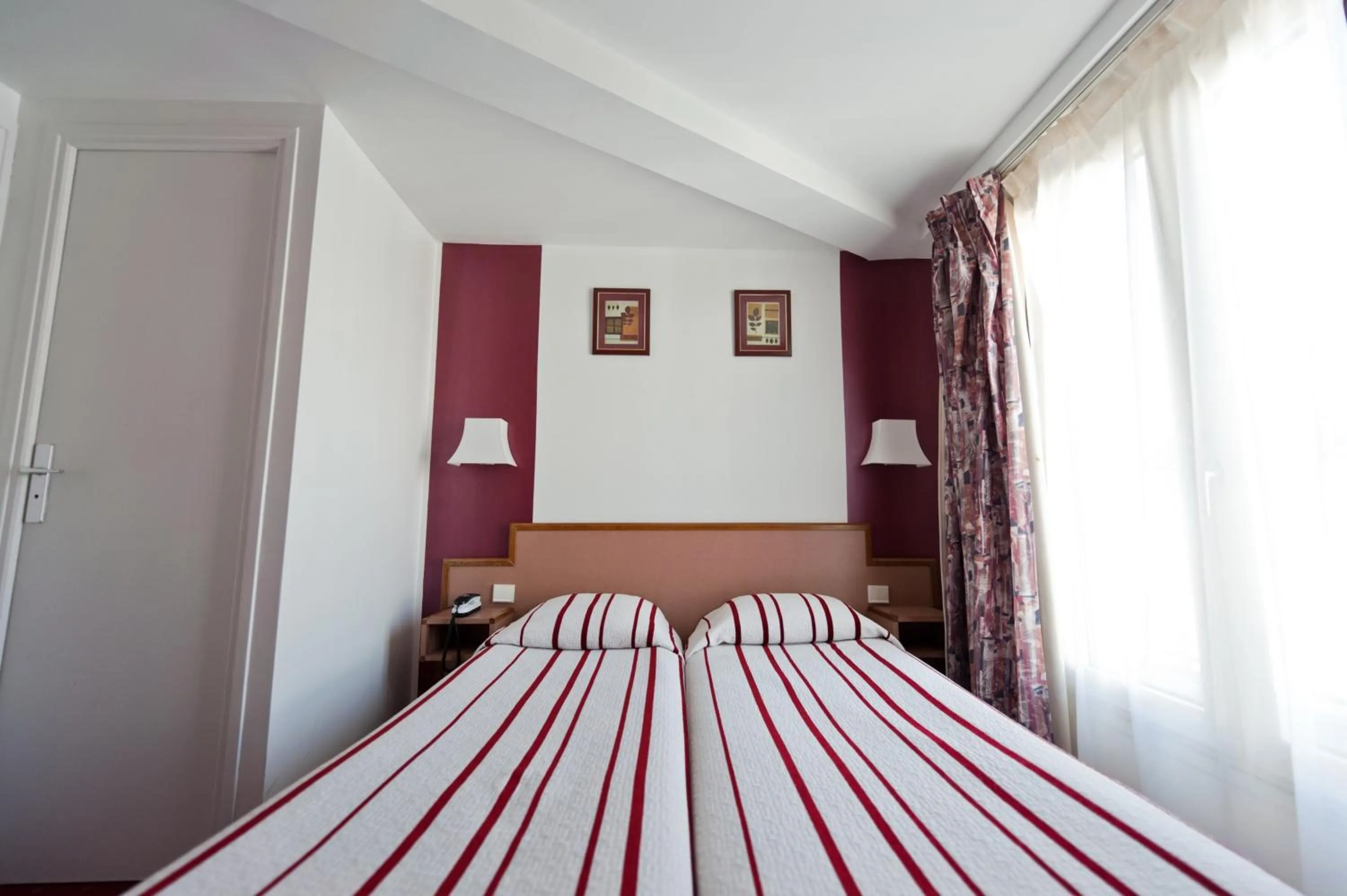 Bed in Hotel Royal Bergère