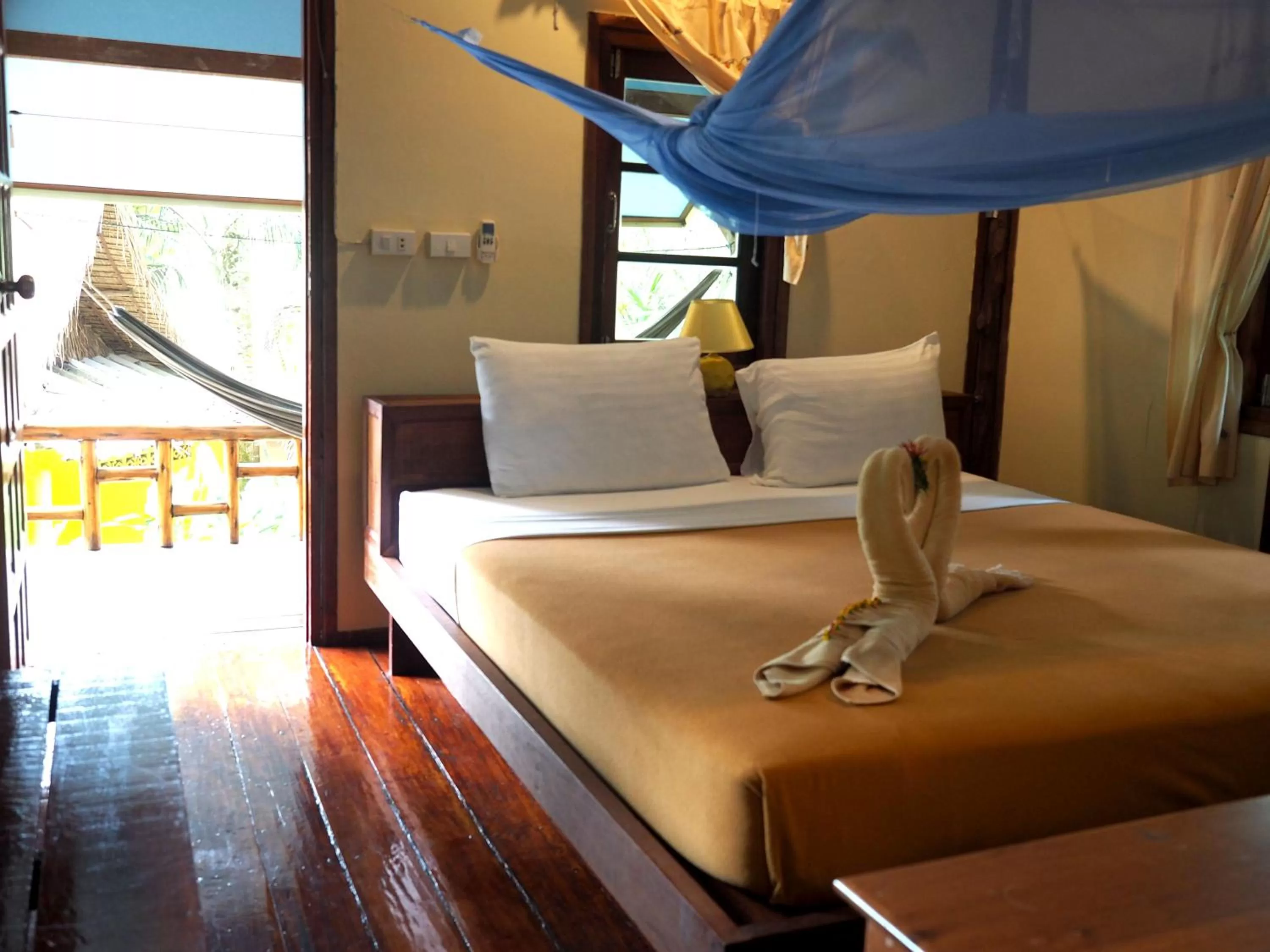 Photo of the whole room, Bed in LITTLE EDEN Bungalows