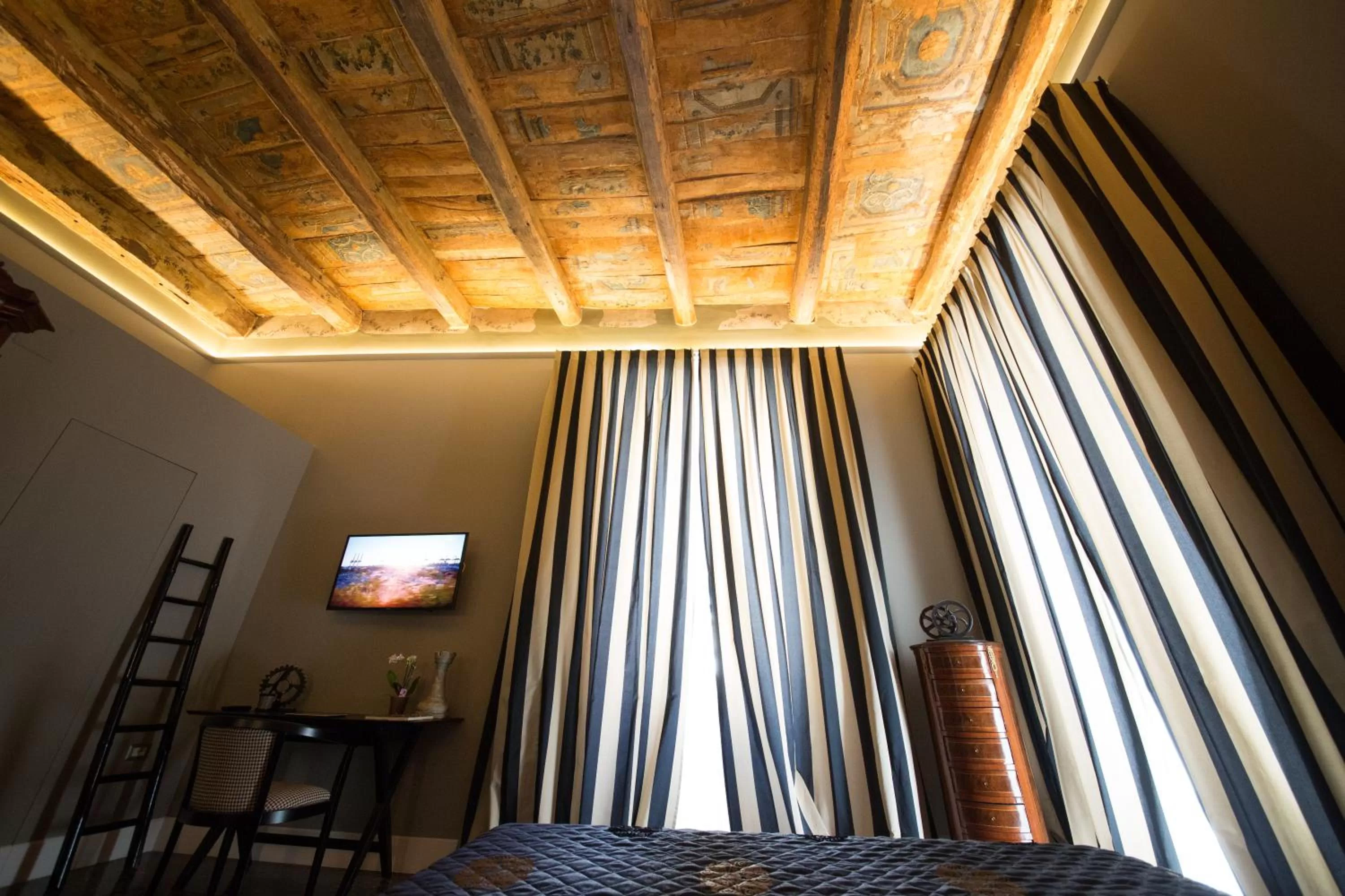 Bed in Palazzo Cannavina Suite & Private SPA