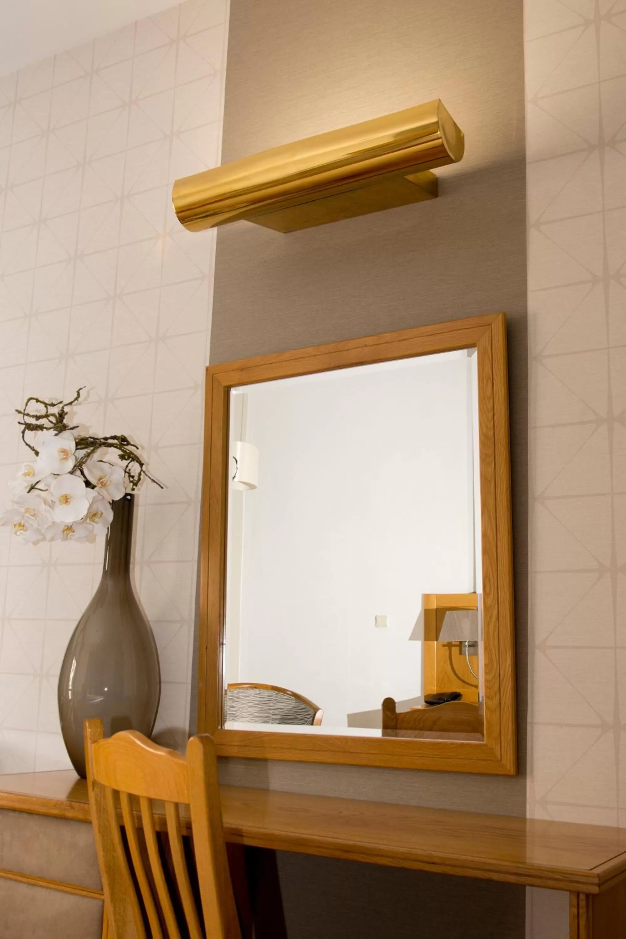 Decorative detail in Hotel Rainha D. Amélia, Arts & Leisure