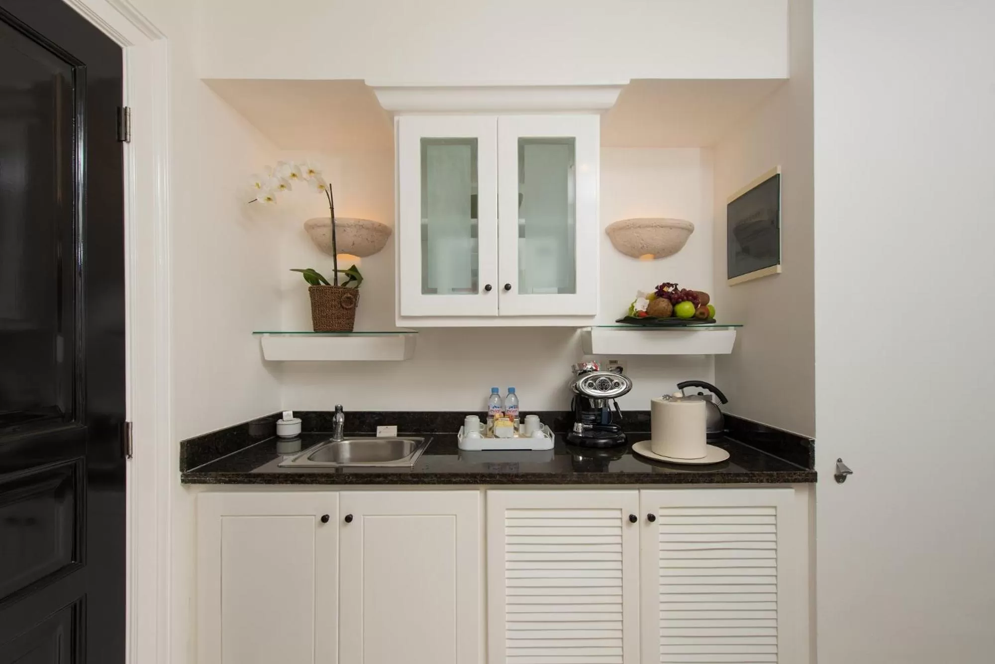 Kitchen or kitchenette in Tortuga Bay