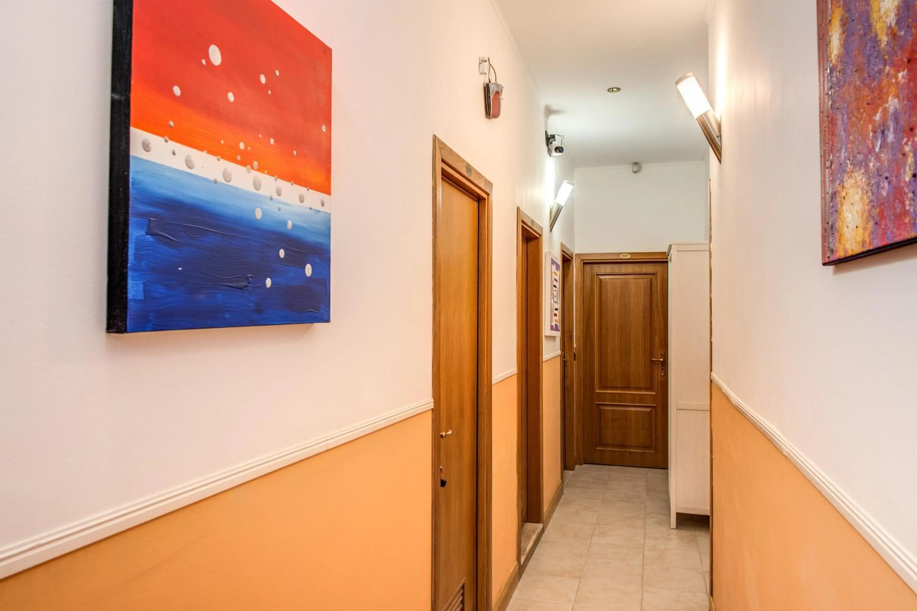 Facade/entrance in Magnifico Rome